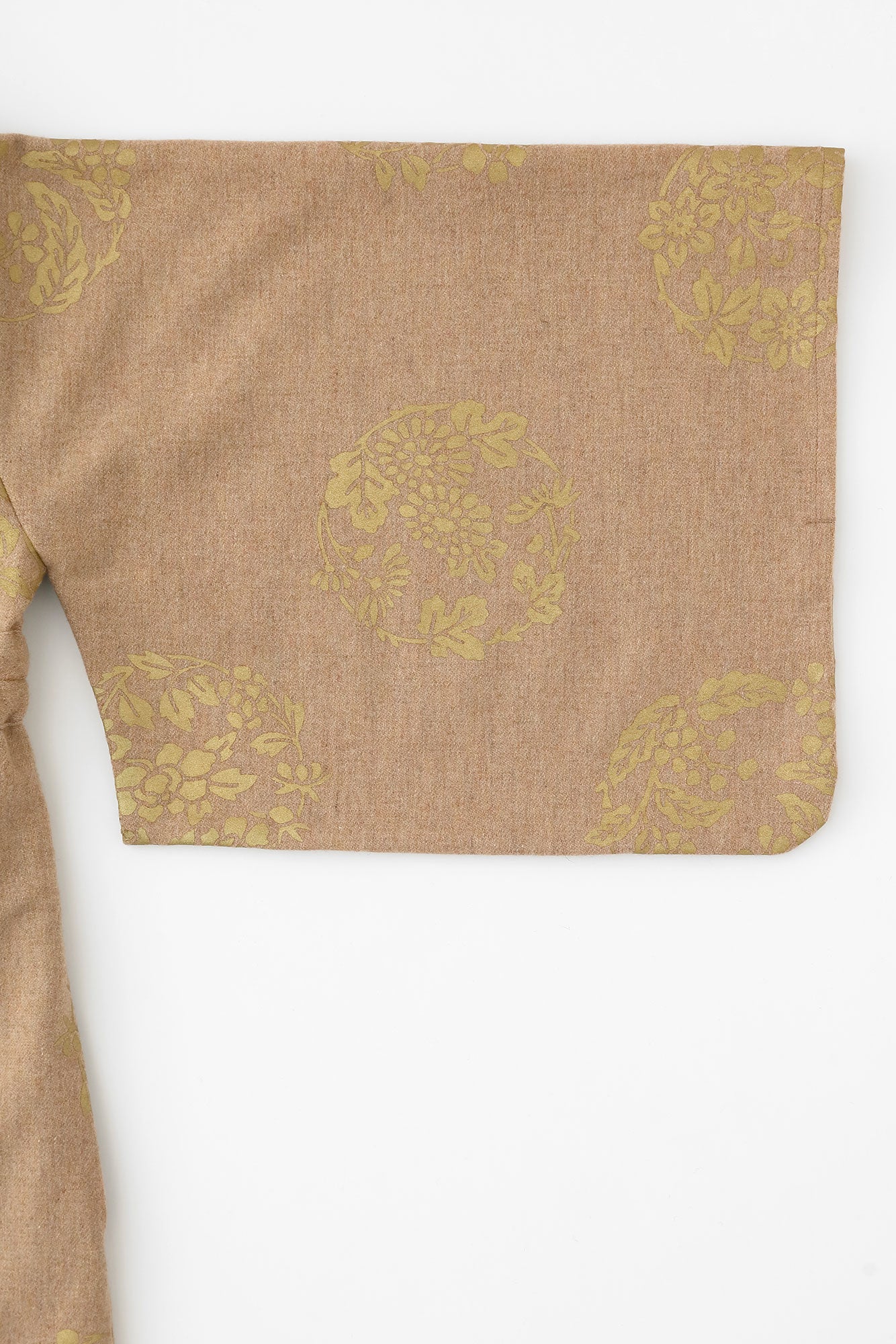 羊毛法蘭絨 和服型洋裝／花丸紋樣 散花 薄茶色 