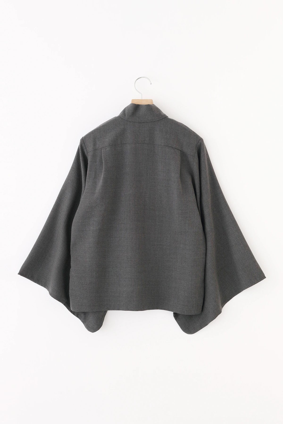 【Expédition prévue vers le 22 septembre】Laine peignée kimono à manches courtes / gris foncé 