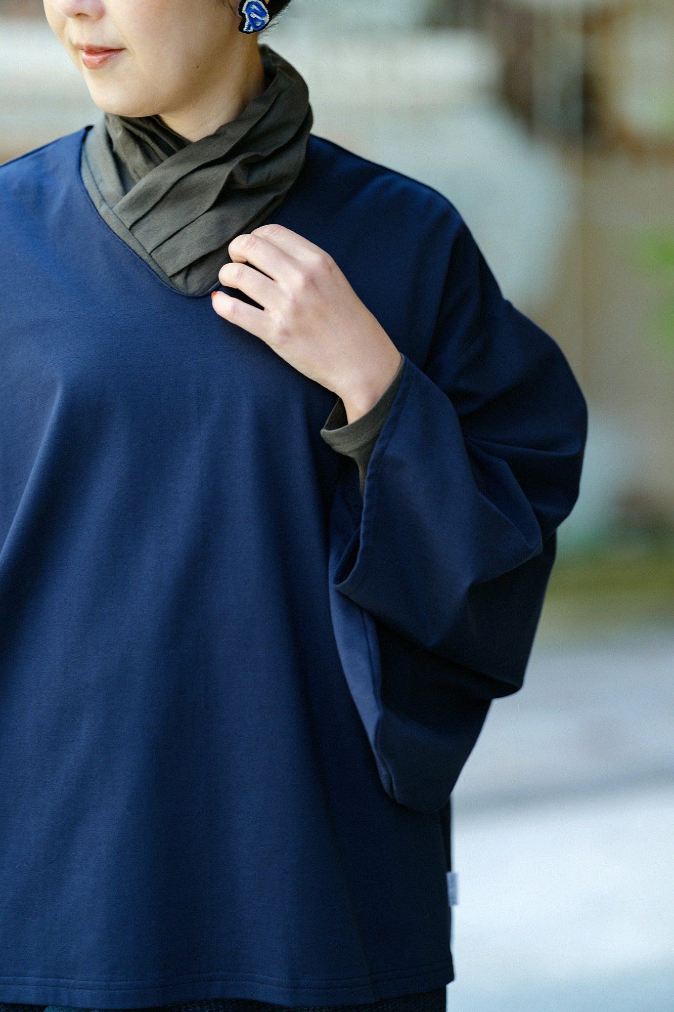 60 Count 2-ply Kimono Sleeve Top / Dark Blue