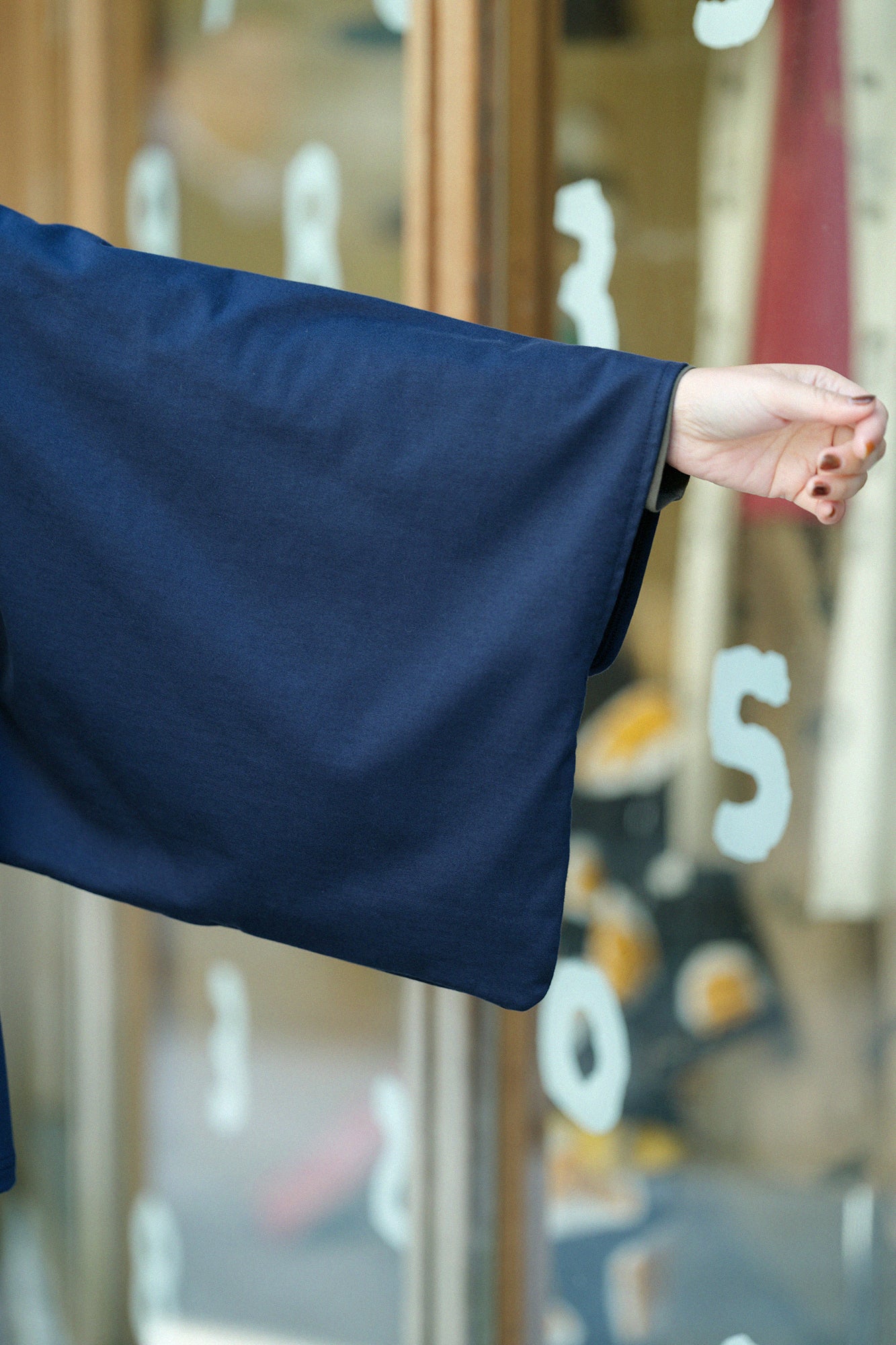 60 Count 2-ply Kimono Sleeve Top / Dark Blue