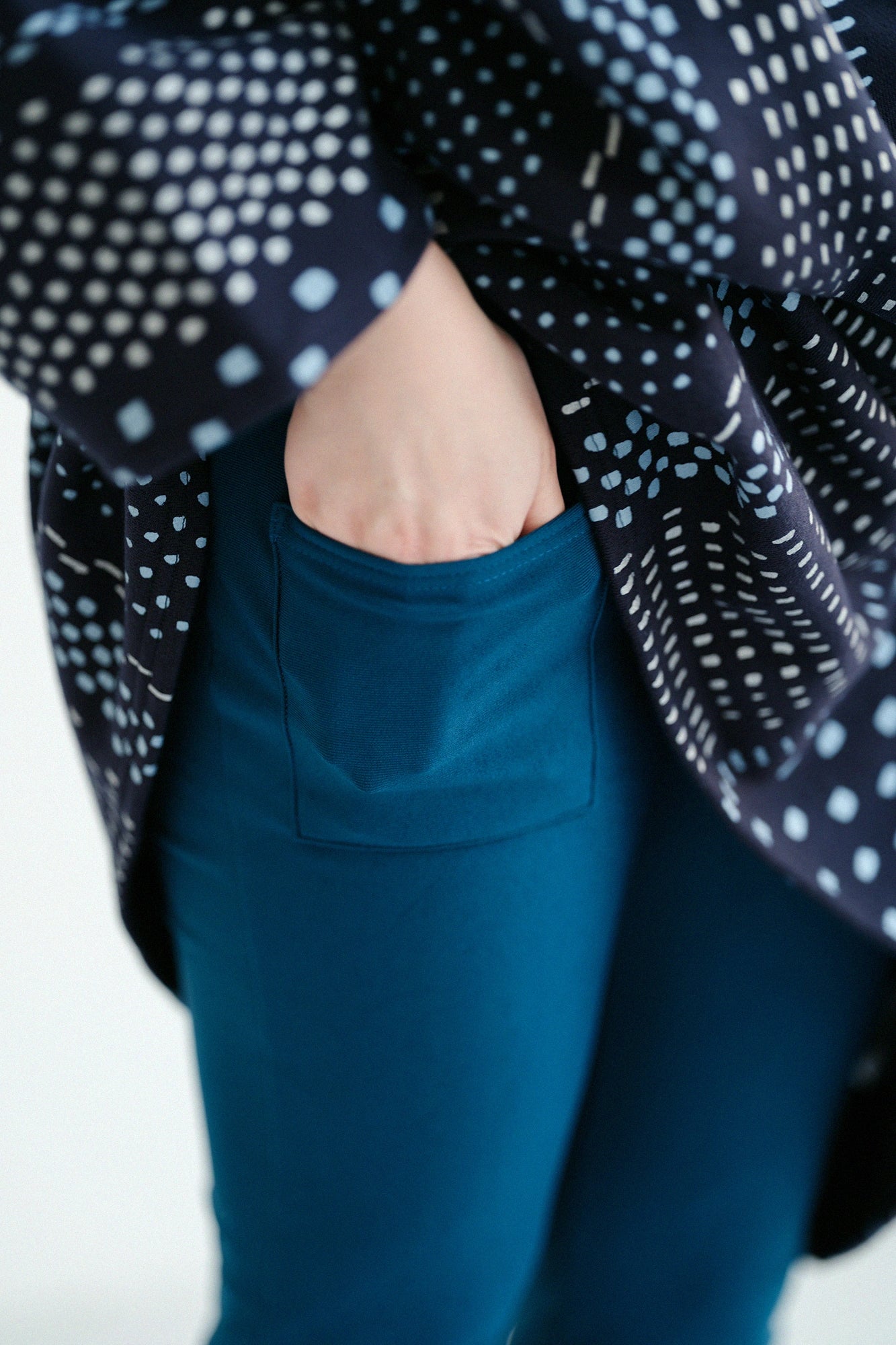 HEAT PERFORMA(R) Slim-type Leggings Pants / Ink Blue