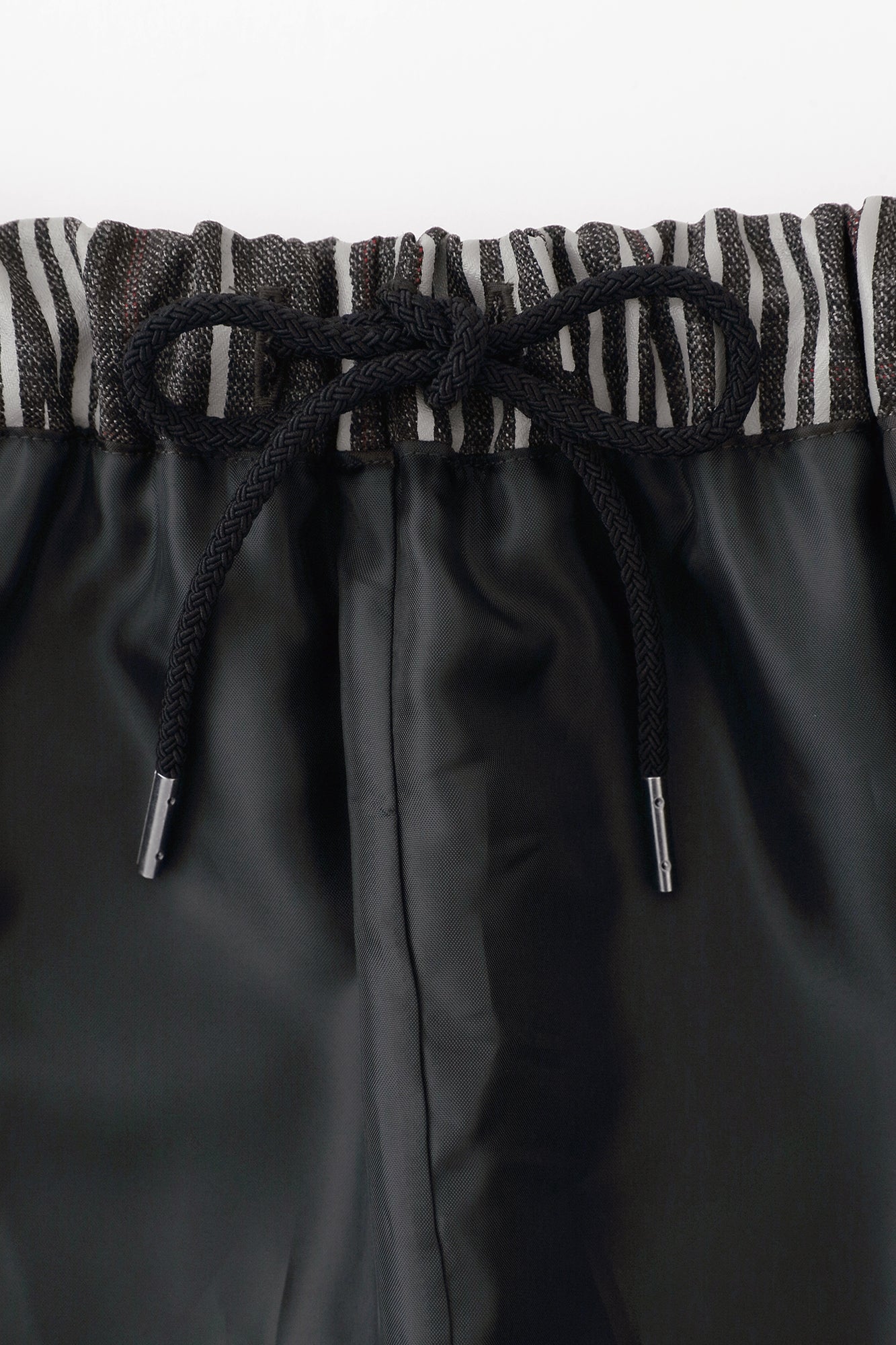 Combed Yarn Lattice Weave Kisaragi Poncho / Black×Hazelnut Color