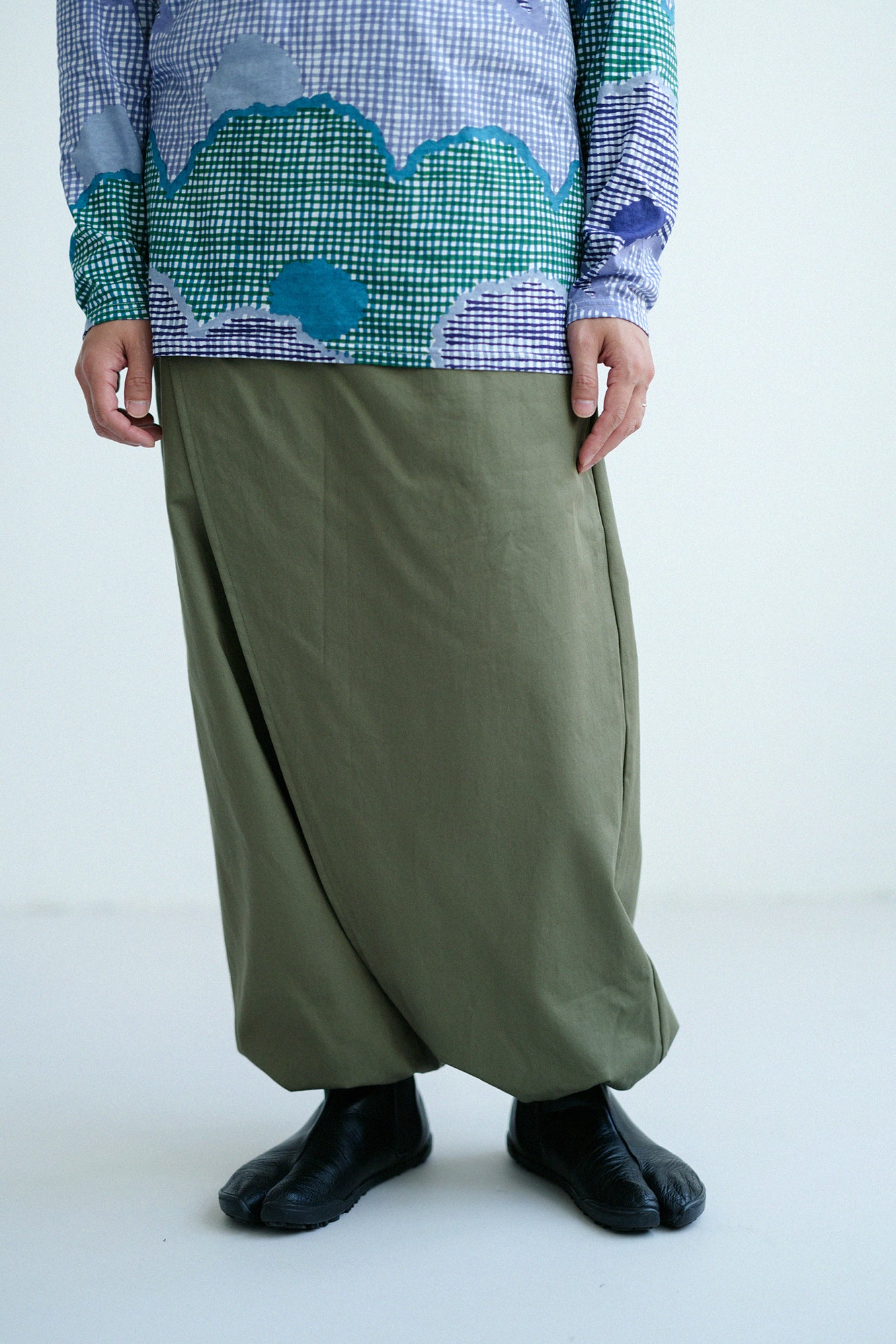 チノクロス 手柄寛衣下（たかみかんいした）／海松色（みるいろ）