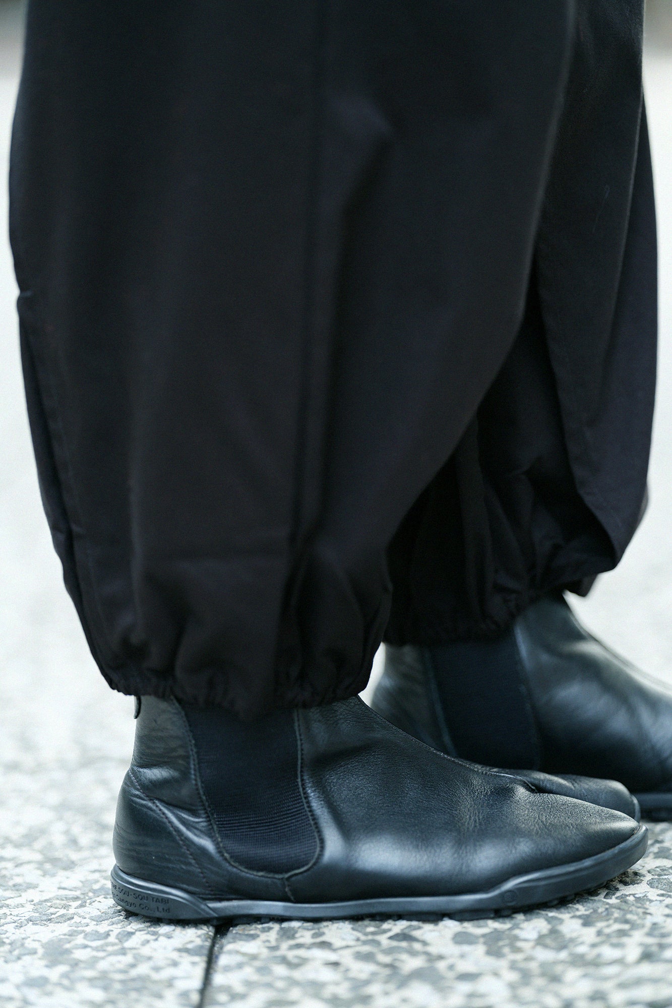 チノクロス 手柄寛衣下（たかみかんいした）／濡羽色（ぬればいろ）