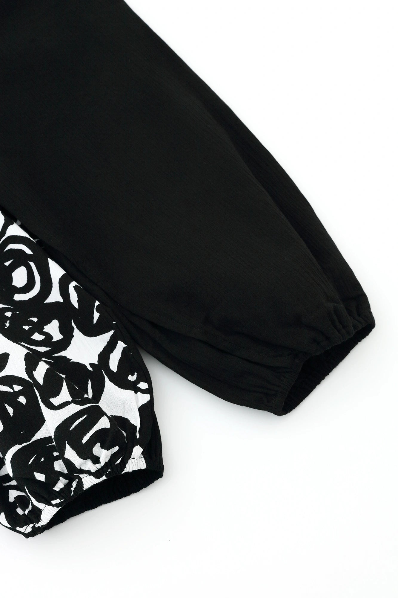 【Ships ard. 6/23】Chizimi Cotton 20/20 Wrap Harem Pants Bi-color / Black×Pine Cones