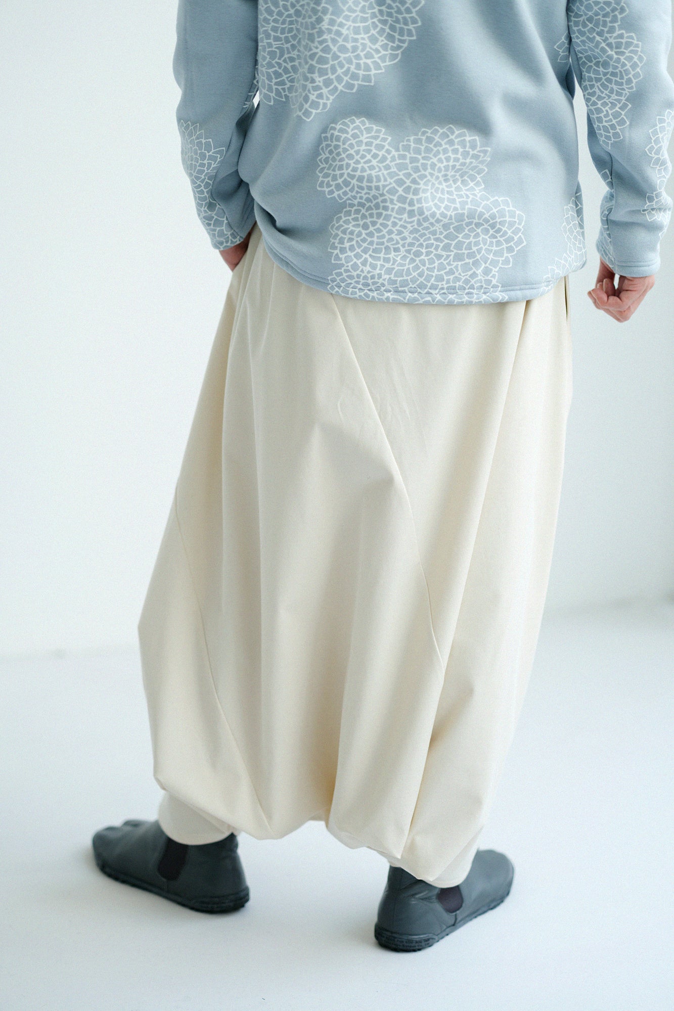 伸（しん） 綾織（あやおり） 富士（ふじ）／鳥の子色（とりのこいろ）