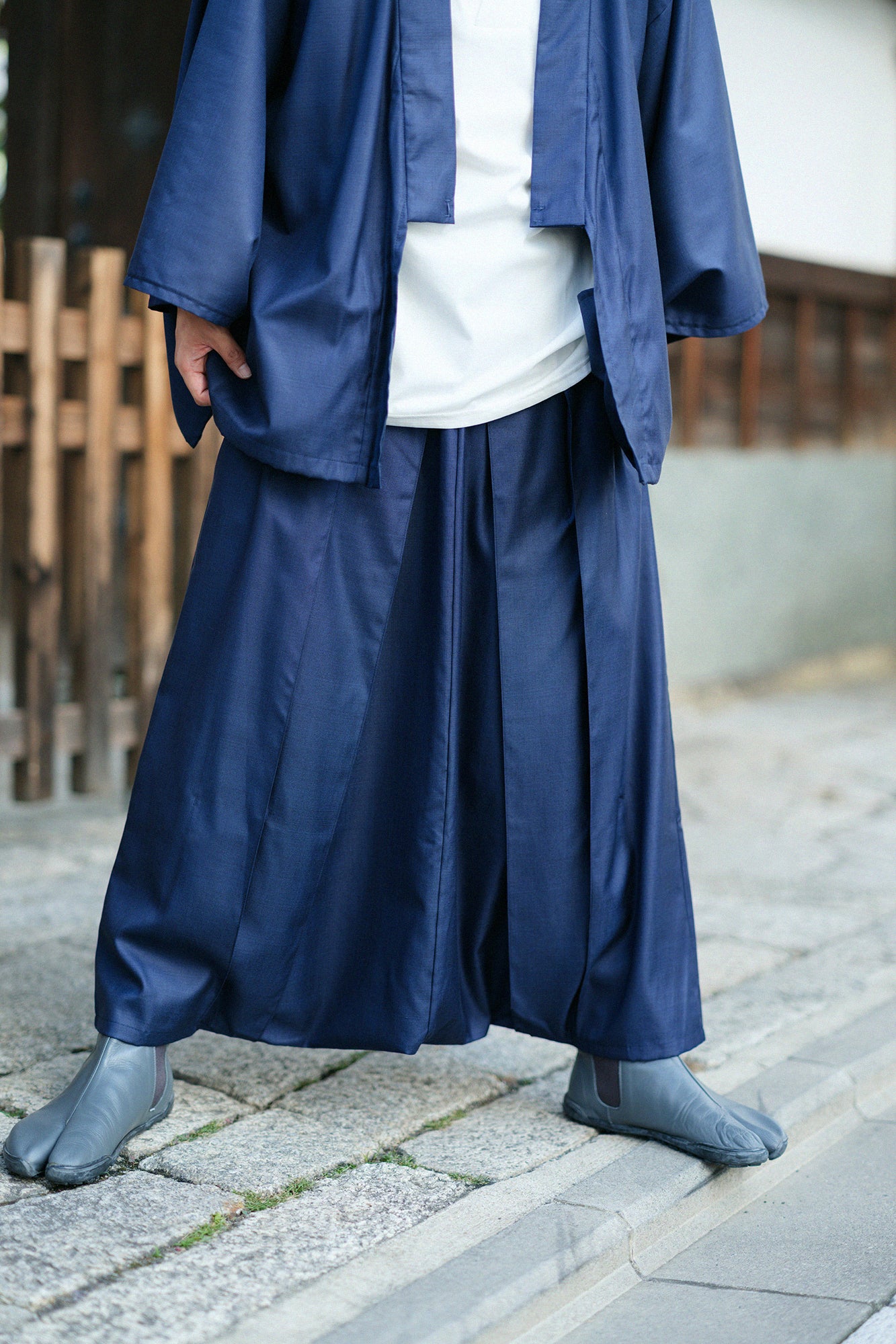 シルクウール 格子織(こうしおり) 袴富士(はかまふじ)/濃紺 シルクウール 格子織(こうしおり) 袴富士(はかまふじ)/濃紺
