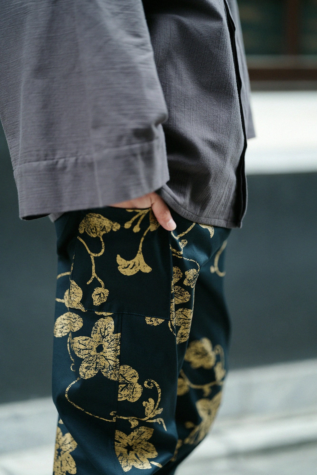 Shin (étirement) Ayaori (tissage de motifs) Tattuke (ourlet cousu) Enyū (vêtement traditionnel) / Uruwashi (élégance) Sabi (patine) Shinryoku-iro (vert profond) 