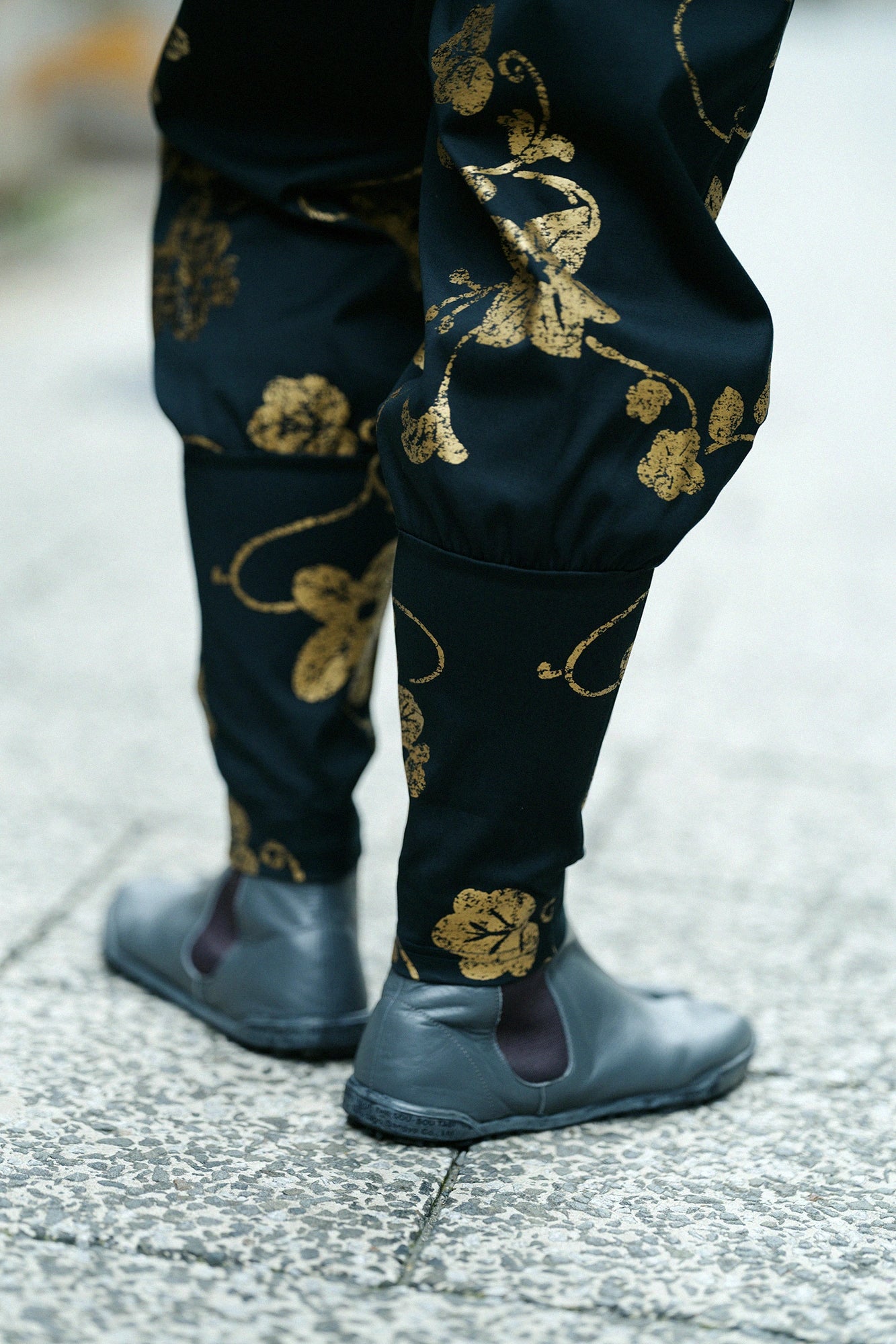 Shin (étirement) Ayaori (tissage de motifs) Tattuke (ourlet cousu) Enyū (vêtement traditionnel) / Uruwashi (élégance) Sabi (patine) Shinryoku-iro (vert profond) 