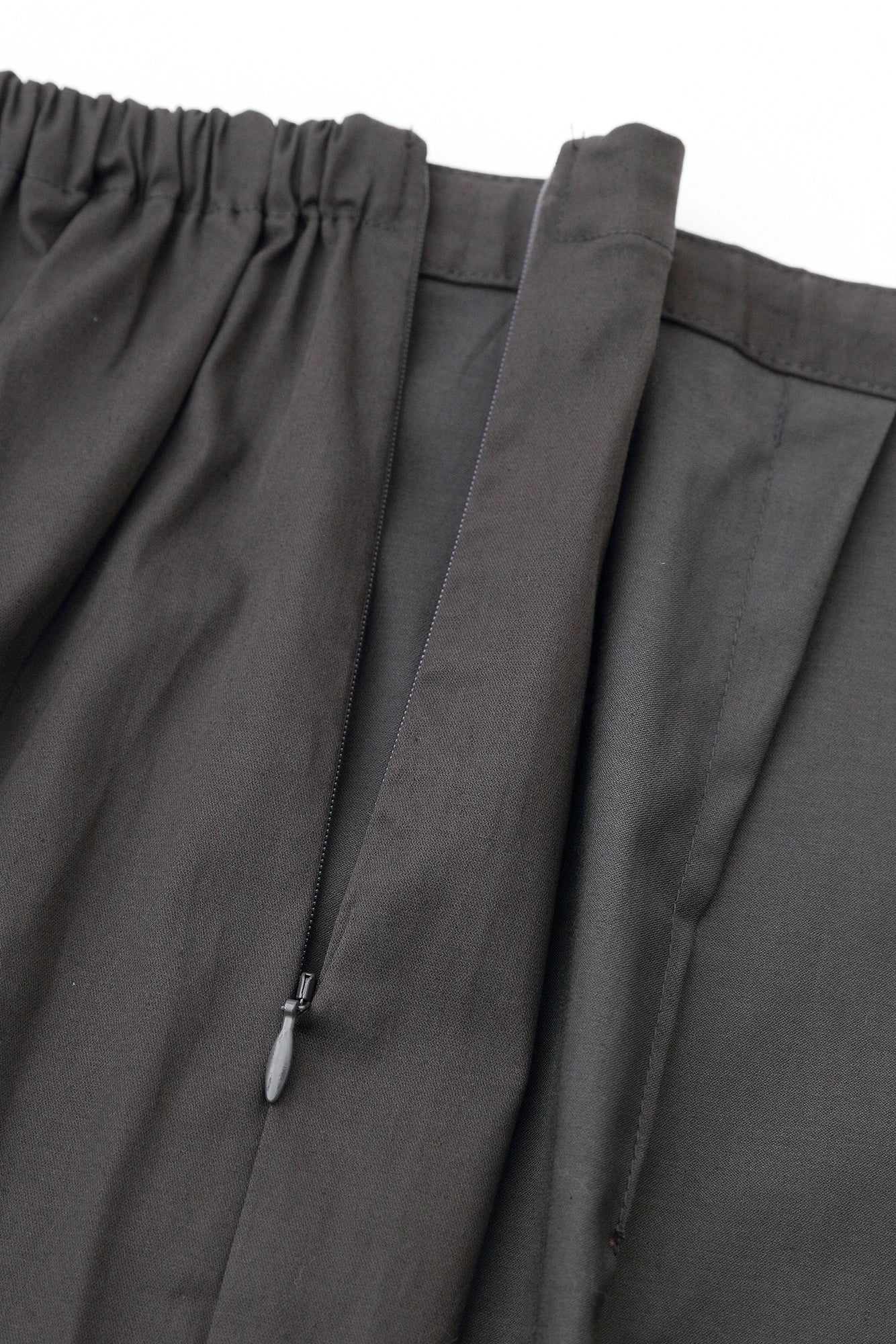 【Scheduled to ship around Mar 3】Shin Cotton Linen Blended Ratine Weave Wrap Skirt／Dark Grey