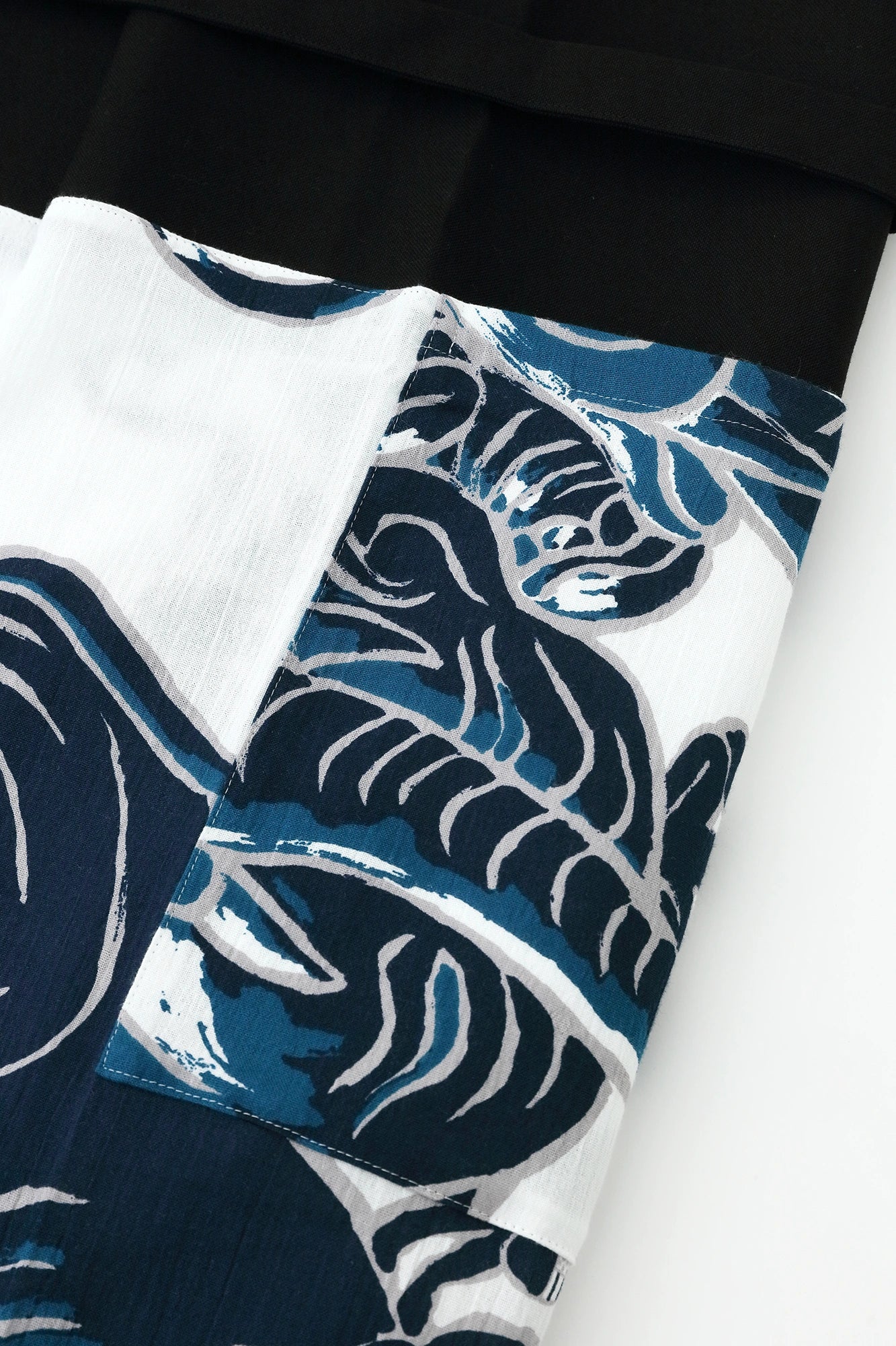 Chizimi Cotton 20/20 Fubi Bottom ／flying elephants Bluish Silver