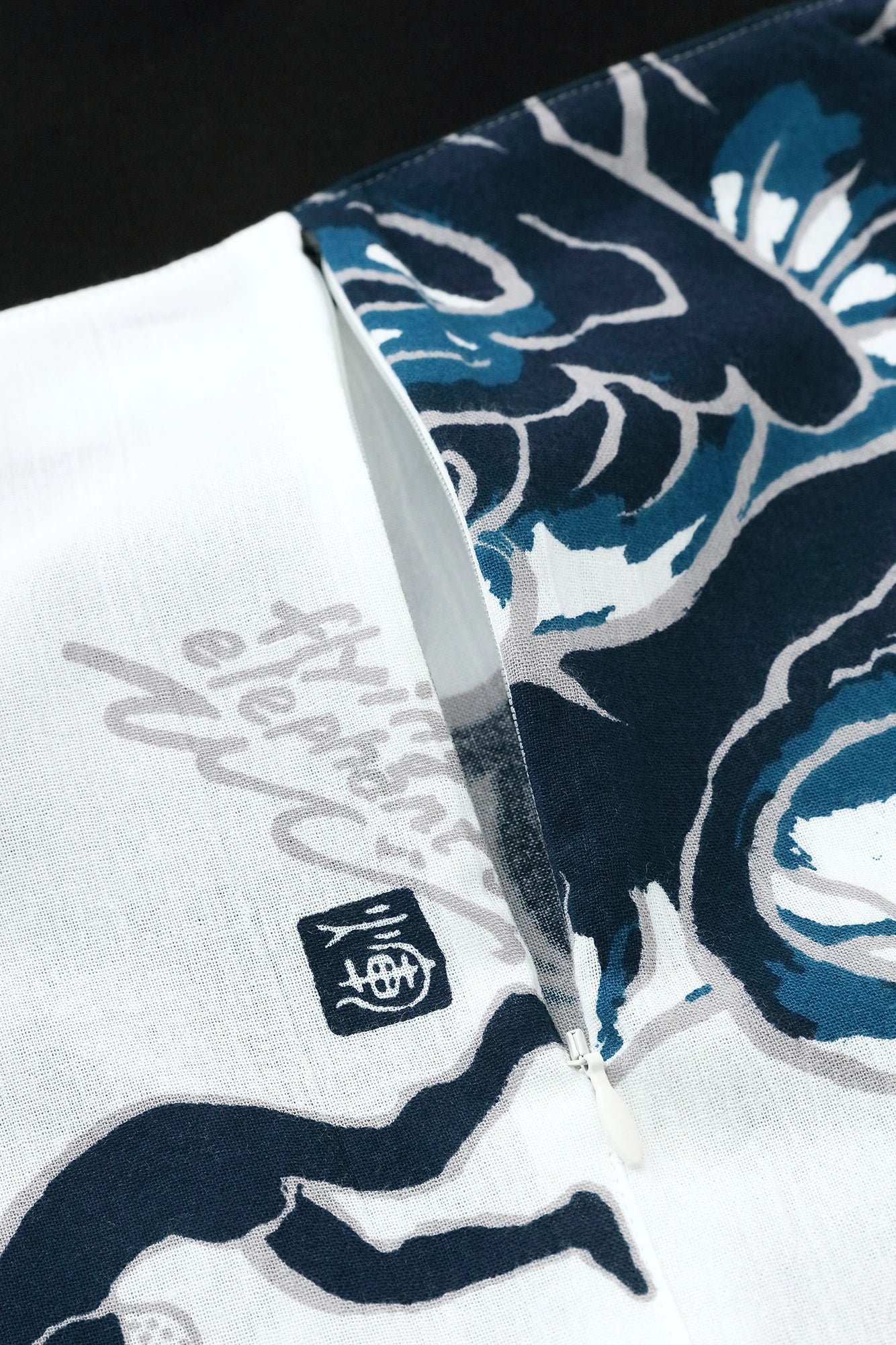Chizimi Cotton 20/20 Fubi Bottom ／flying elephants Bluish Silver