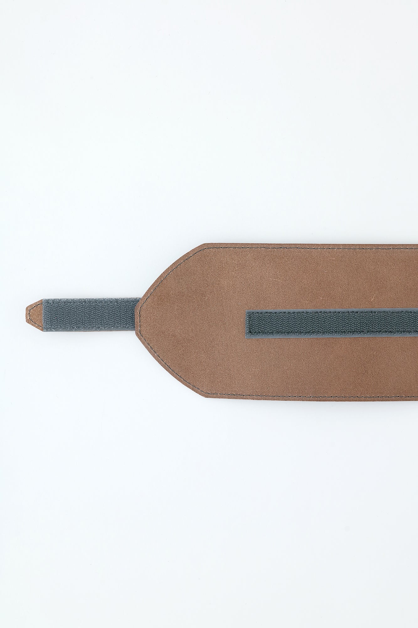 ヌバック 革帯 （かくたい）／鉛色（なまりいろ）