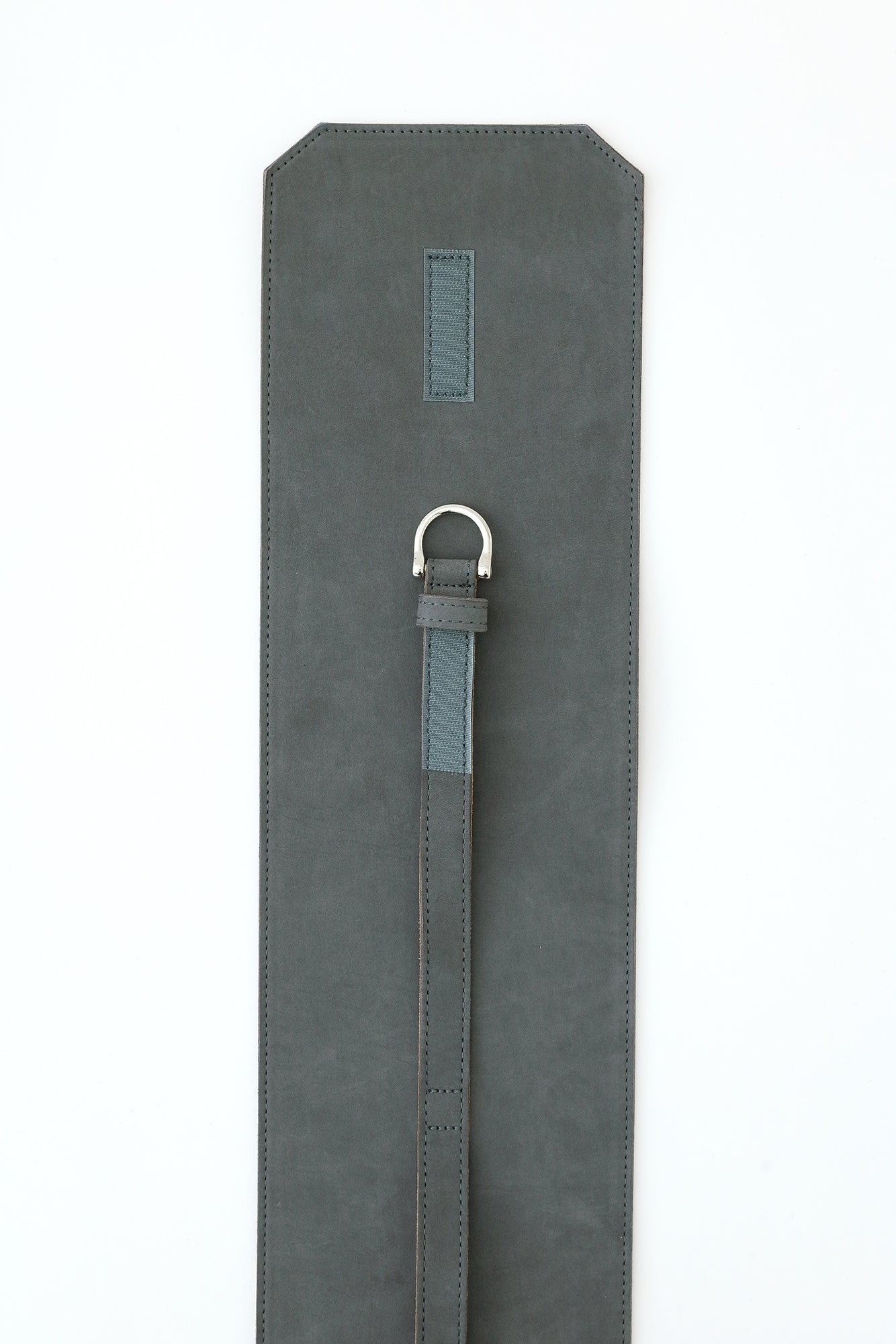 ヌバック 革帯（かくたい） おみな 長尺（ちょうじゃく）／鉛色（なまりいろ）