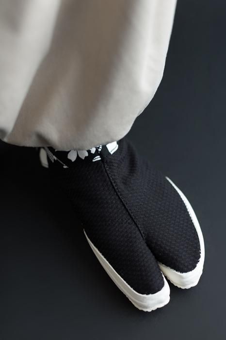 分趾拼接足袋鞋／紋樣遊戲×刺子繡 黑色2