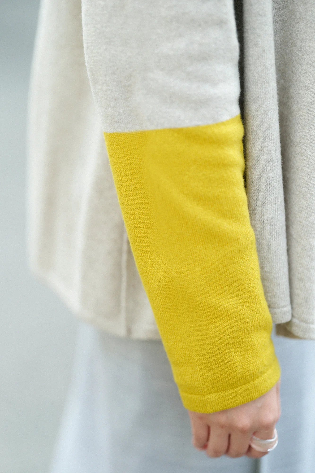 SOU・SOU×ALPHA 羊絨雙色袖和裝針織衫／亞麻衣身