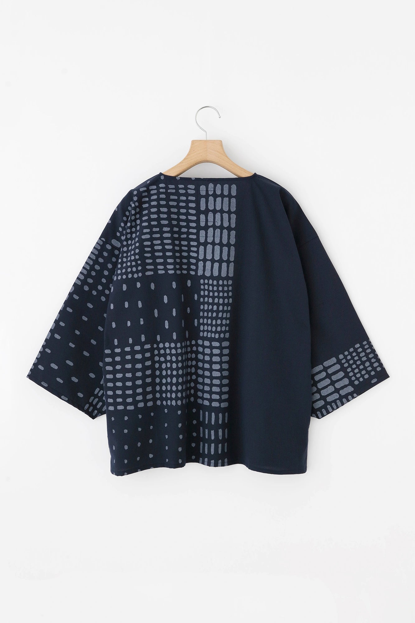 【Versand voraussichtlich ab 3. März】C/CM(R) Nagitashikakui Kimono (四角衣) / Shikiishi (Steinplatte) und Yohaku (Freiraum) Dunkelmarine (濃紺) 