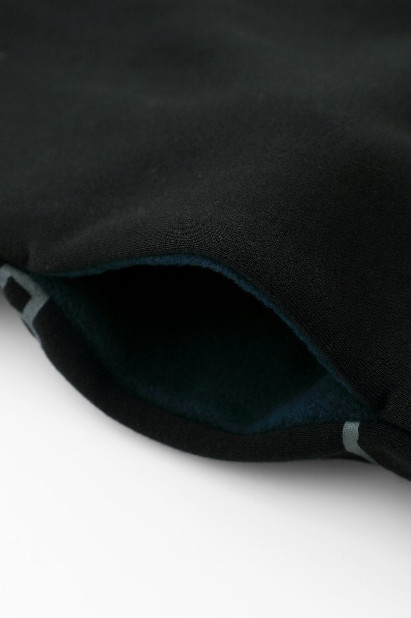 Fleece Lining Knit Rectangular Dress Shoulder Line / Chari and Blank Black