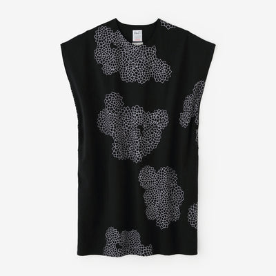 両面編 長方形衣（ちょうほうけい） 肩線（かたせん）／雲間に（くもまに）菊と余白（よはく） 黒紺（くろこん）