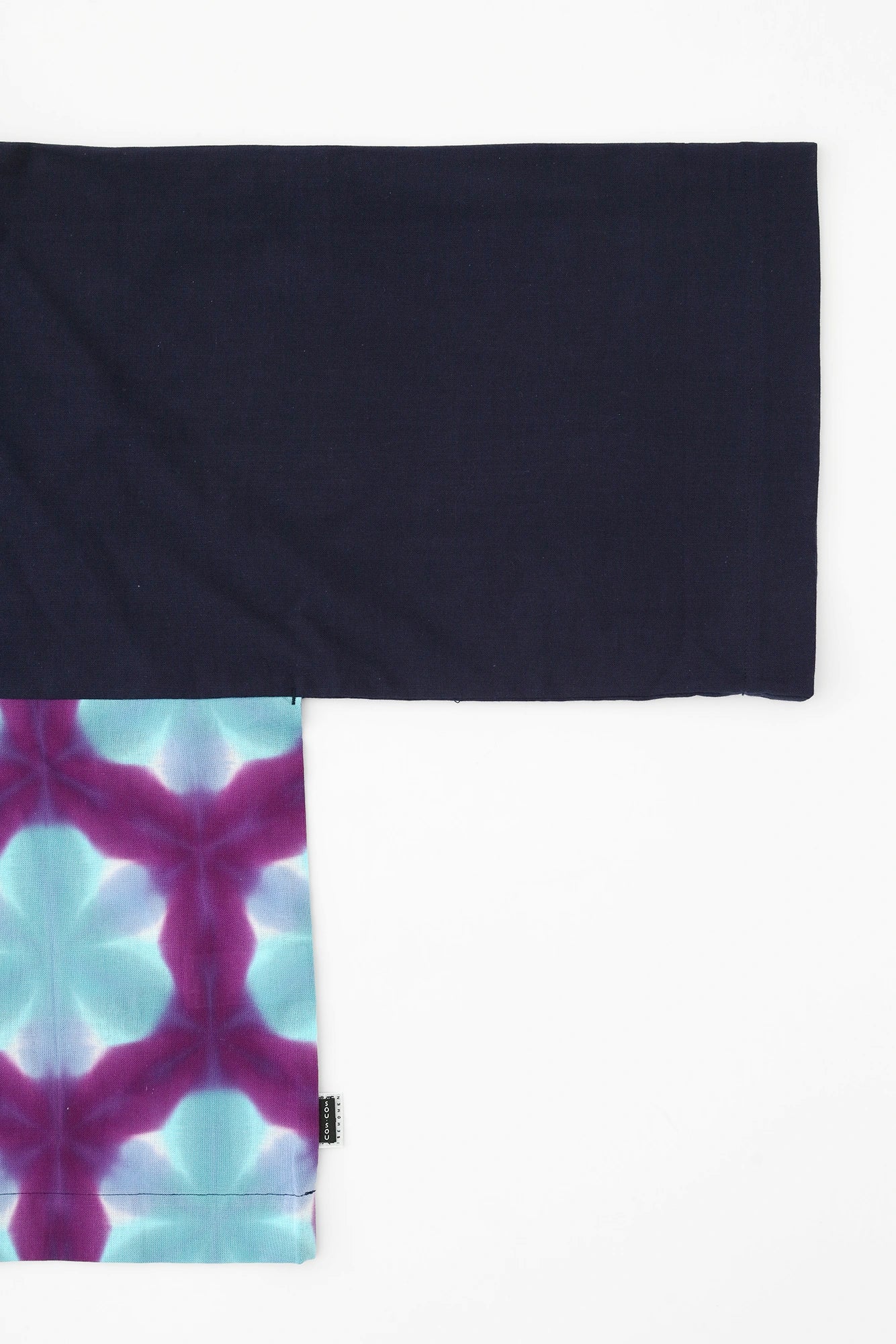 [Versand voraussichtlich um den 21. April] Mari-Baumwolle, Arimatsu Narumi Shibori, Ise-Baumwolle, Okatatabira, Kurzlänge (Mijikatake)/Dunkelblau (Ukon) x Schneeblume (Sekka), Blüte (Kaika), Violett (Sumire)