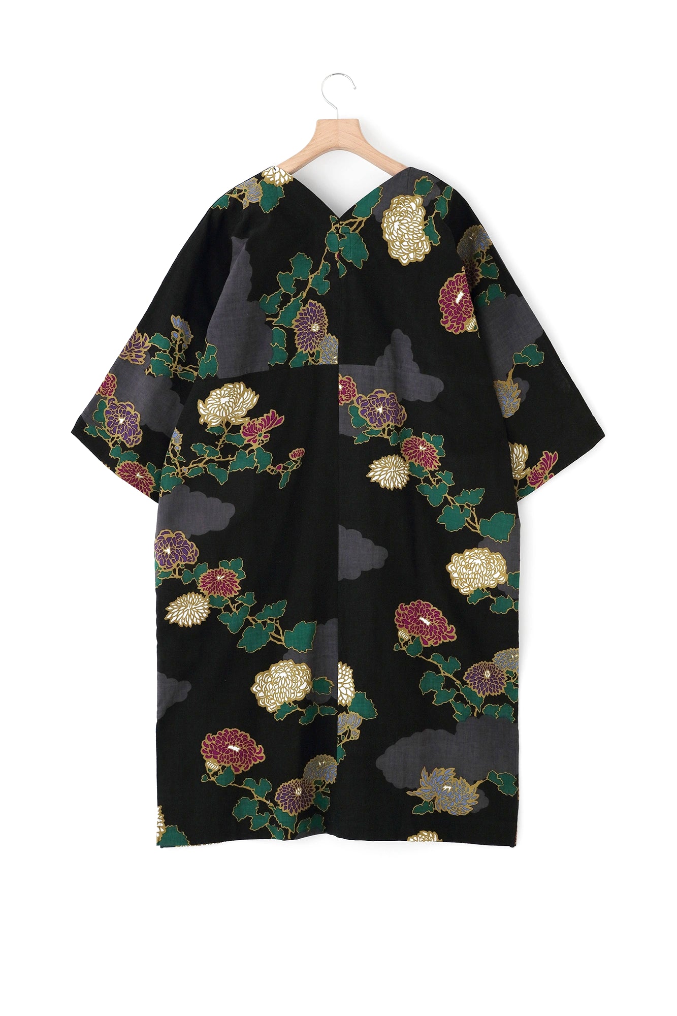 【Versand voraussichtlich ab dem 3. März】Iseki Ori Bun (Bun) großer Furoshiki (Ōkatabira)/Kumodori mit Chrysantheme 