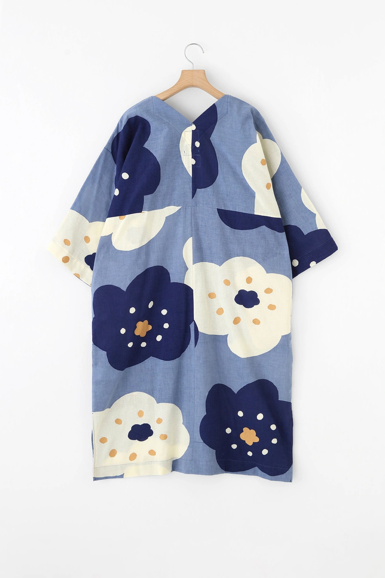 【Versand voraussichtlich ab 3. März】Iseki-Orimoto Bun (Muster) Große Furoshiki (Ōkatabira)/Hohoemi 