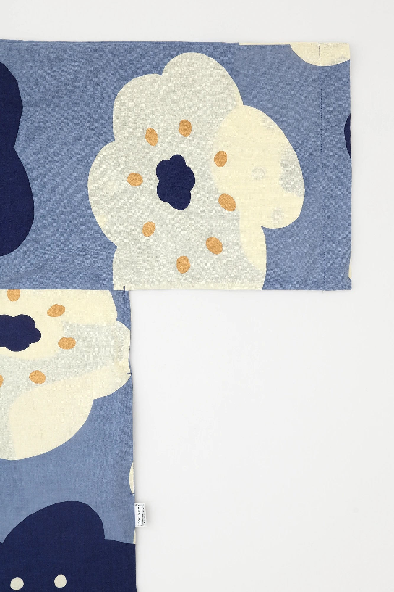 【Versand voraussichtlich ab 3. März】Iseki-Orimoto Bun (Muster) Große Furoshiki (Ōkatabira)/Hohoemi 