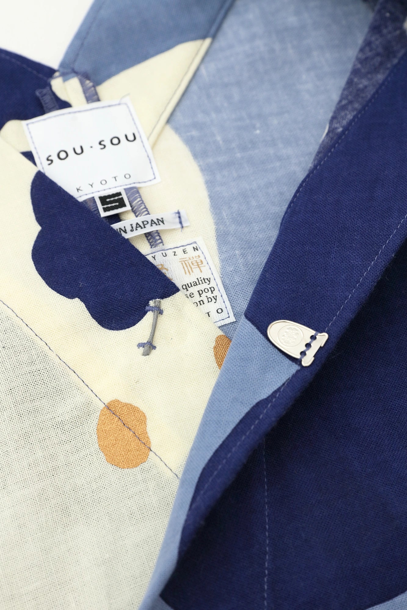 【Versand voraussichtlich ab 3. März】Iseki-Orimoto Bun (Muster) Große Furoshiki (Ōkatabira)/Hohoemi 