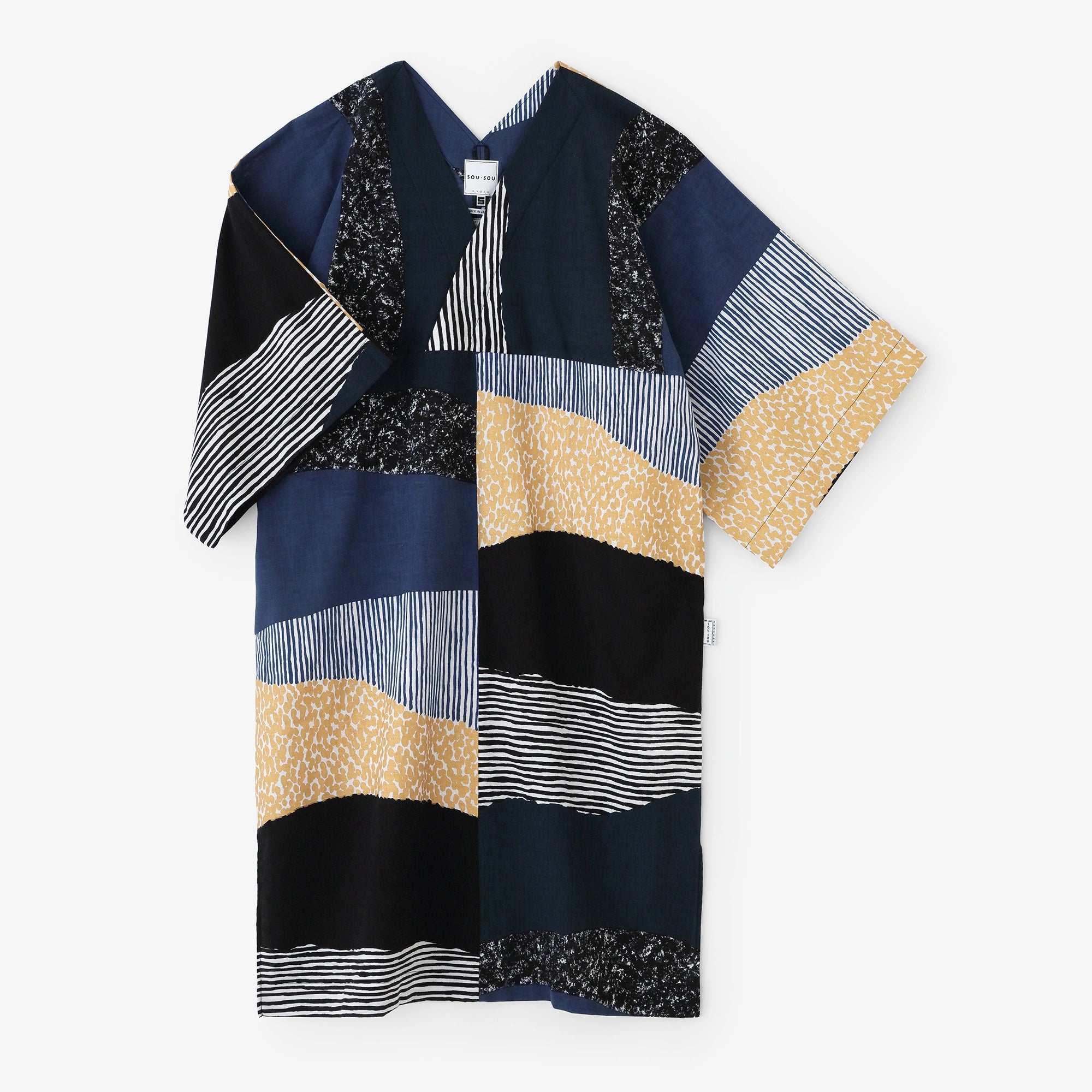 【Versand voraussichtlich ab dem 3. März】Iseki-Orimono Bun (Bun) großer Furoshiki (Ookatabira) / Higashiyama Sanjūrokupō (Higashiyama Sanjūrokupō) 