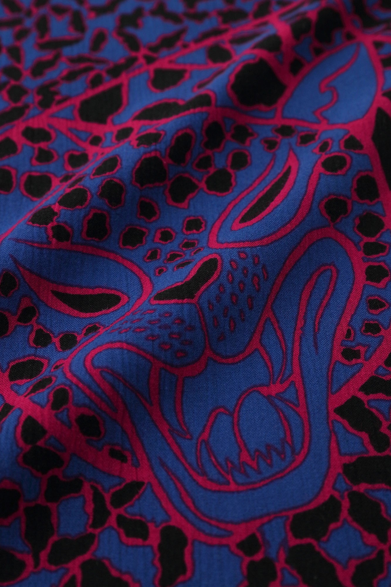 [Versand voraussichtlich um den 21. April] Takashima Chijimi 20/20 Rechteckiges Gewand/blau-rote Jaguare