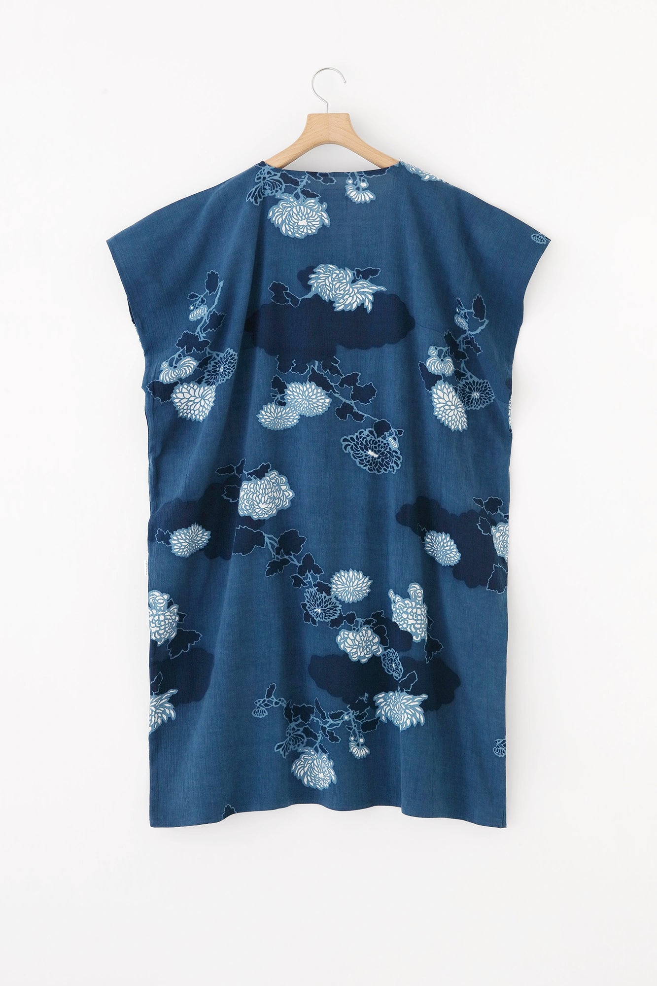 【Ships ard. 6/23】Chizimi Cotton 20/20 Ainasen Rectangular Dress / Kumodori in Chrysanthemum