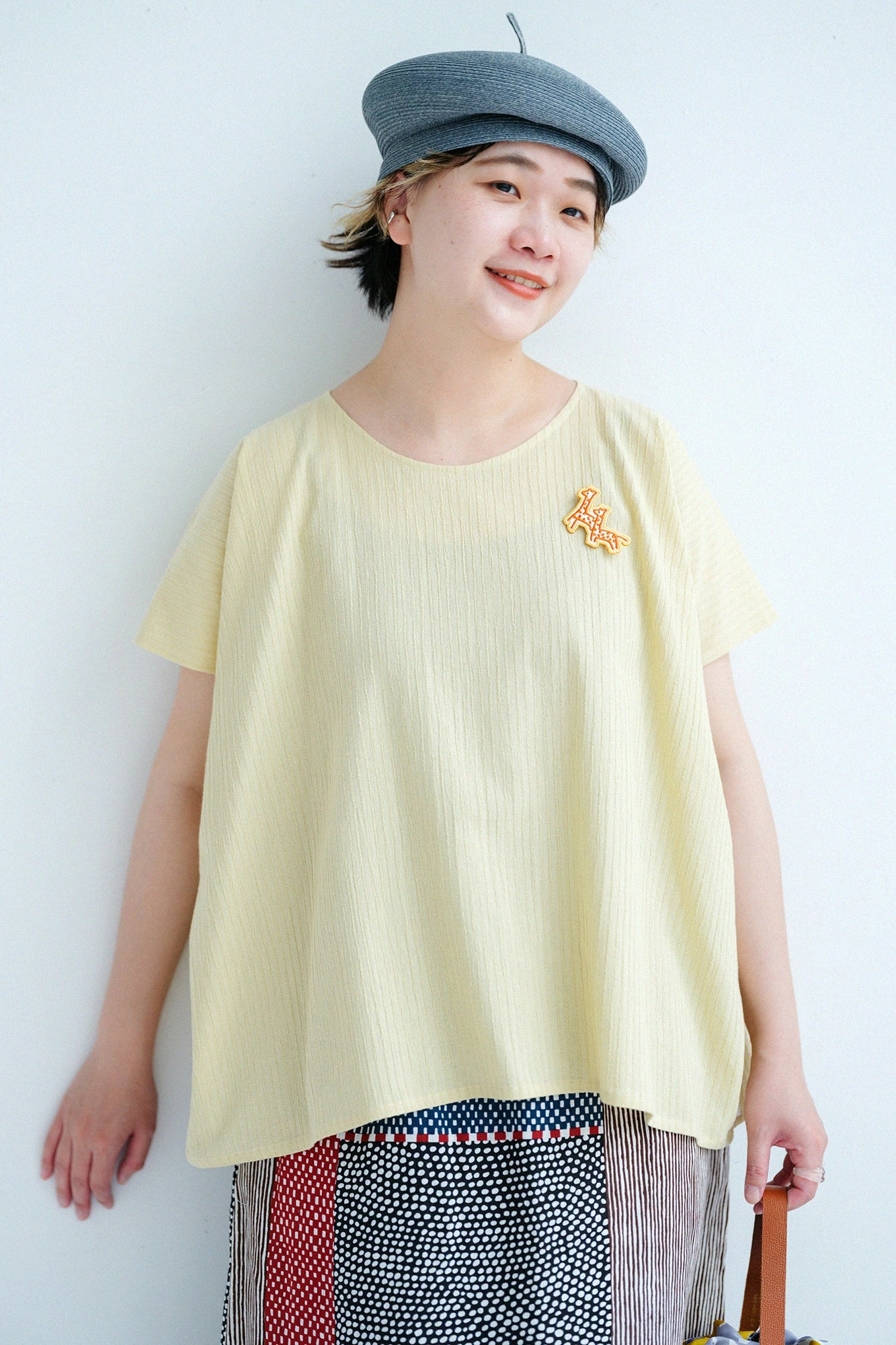 Kojima Shuku 40/20 plumes d’oie blanches « akiha » motif quadrangulaire / jaune pâle « tankō » 