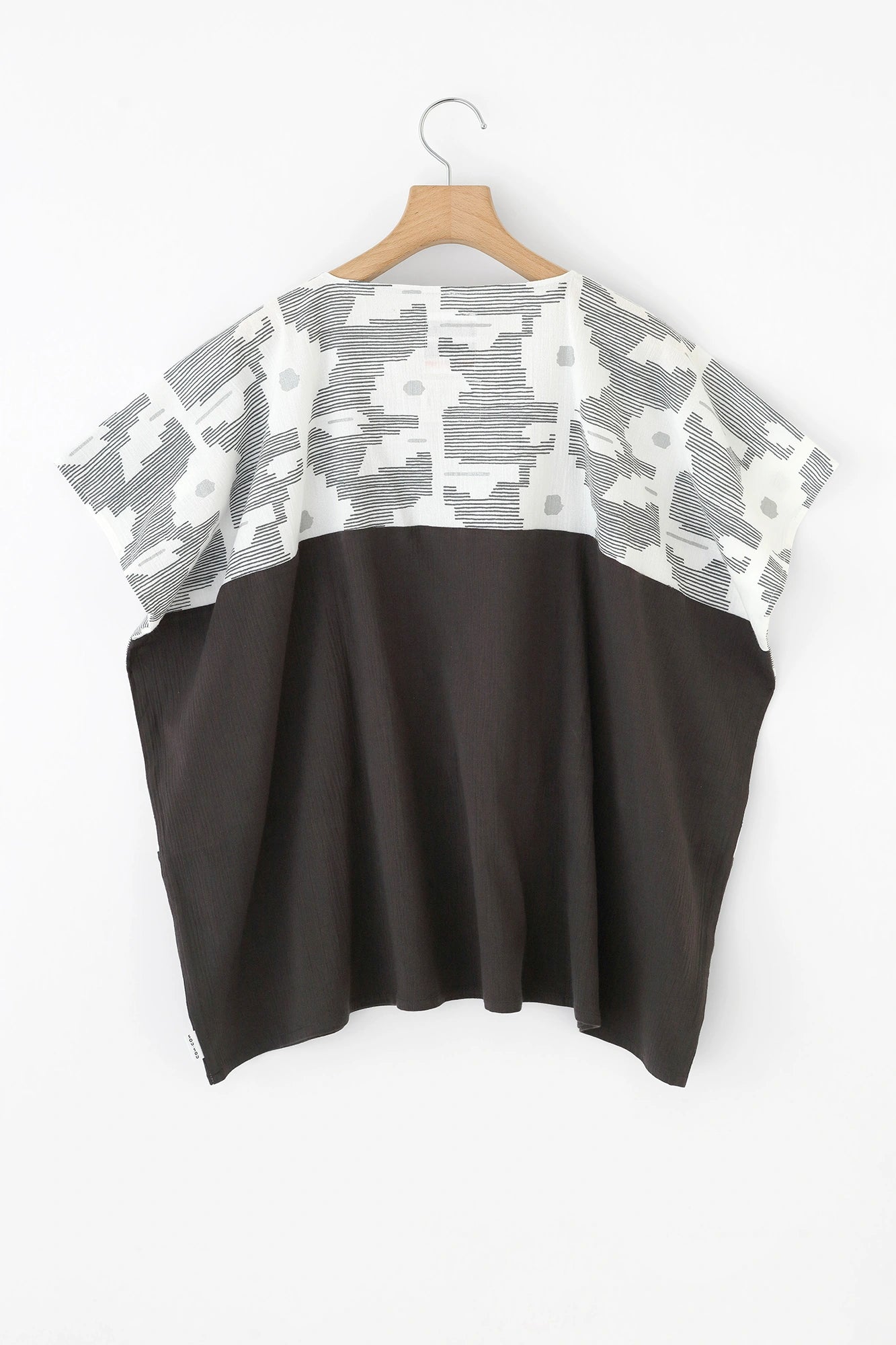 [Expédition prévue vers le 21 avril] Takashima Jiji 20/20 Robe carrée Kumi Motif épaule / Shijima x frêne foncé