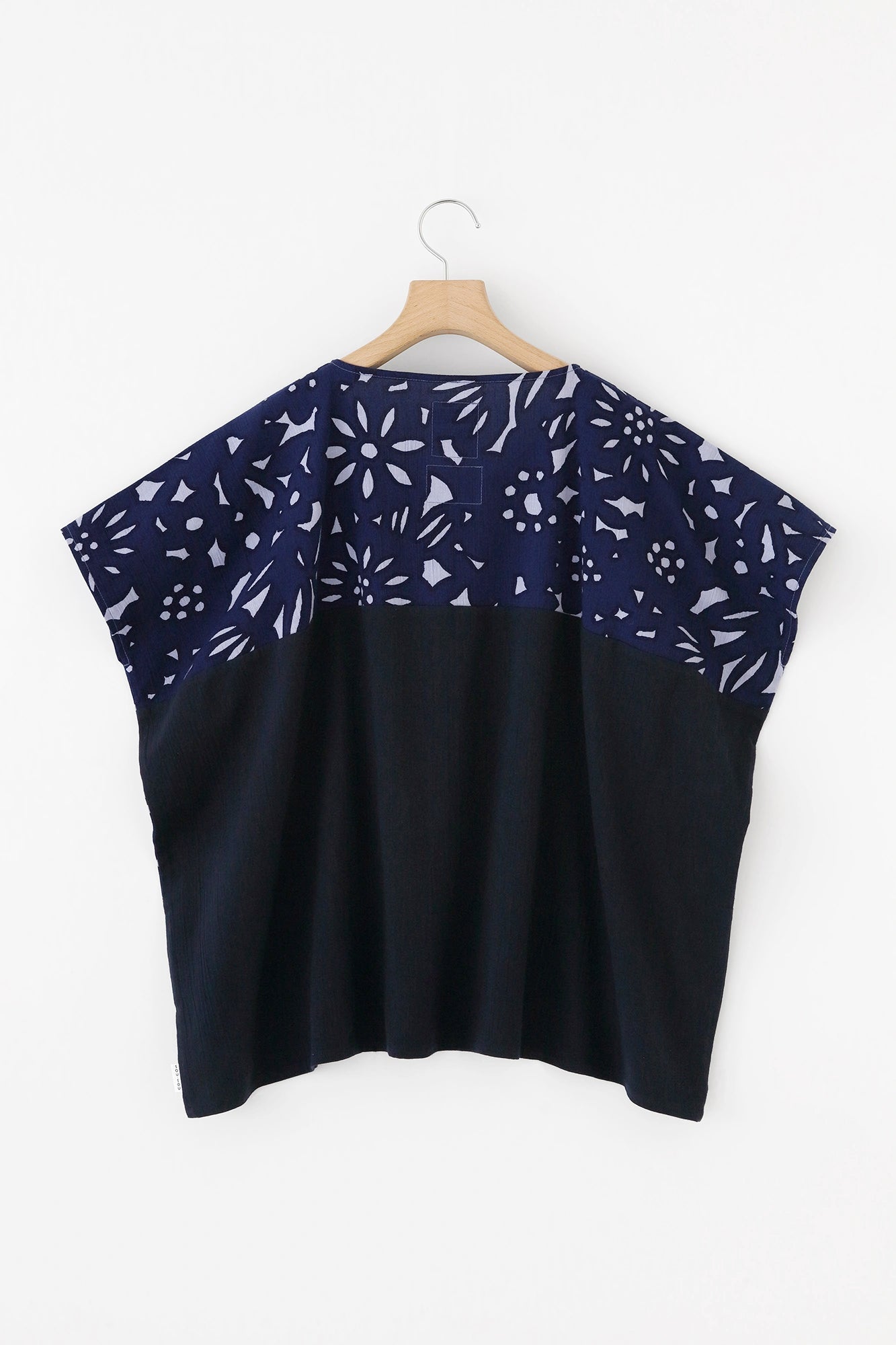 [Expédition prévue vers le 23 juin] Takashima Jiji 20/20 Robe carrée Kumi Motif épaule / Kirie x Tomekon