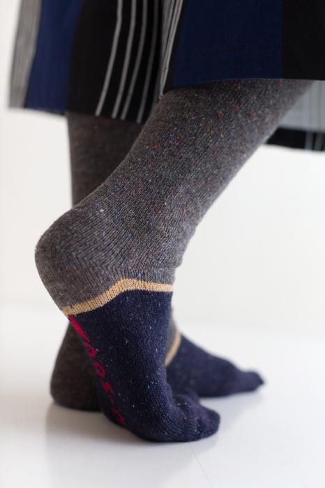 Bi-color Wool Tabi Socks (Under Knee)／Dark Grey【Women Size Only】