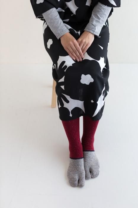 Bi-color Wool Tabi Socks (Under Knee)／Dark Red【Women Size Only】