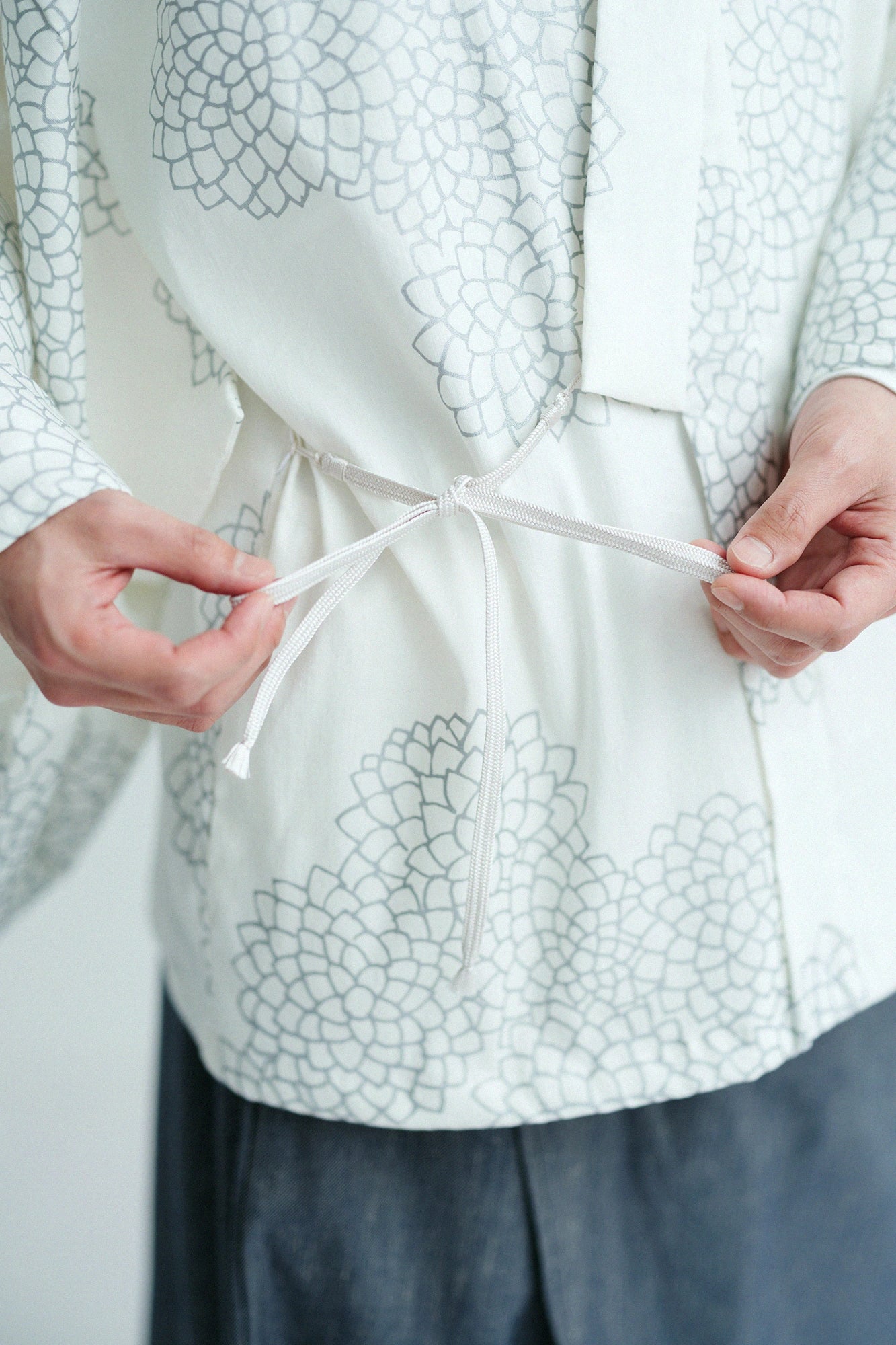 Shin Cotton-linen Blend Square Sleeve Cardigan／Chrysanthemum in Clouds   White