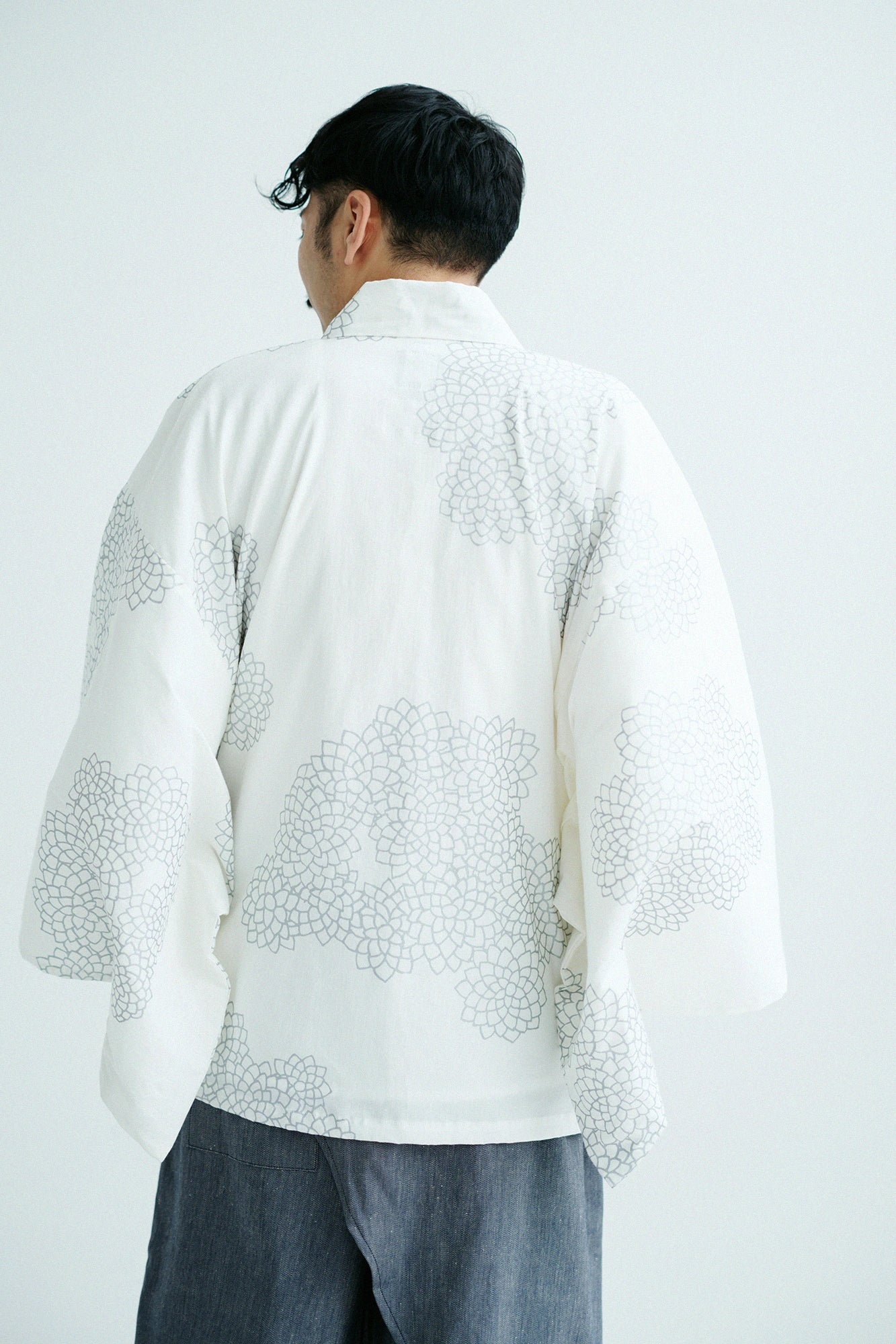 Shin Cotton-linen Blend Square Sleeve Cardigan／Chrysanthemum in Clouds   White