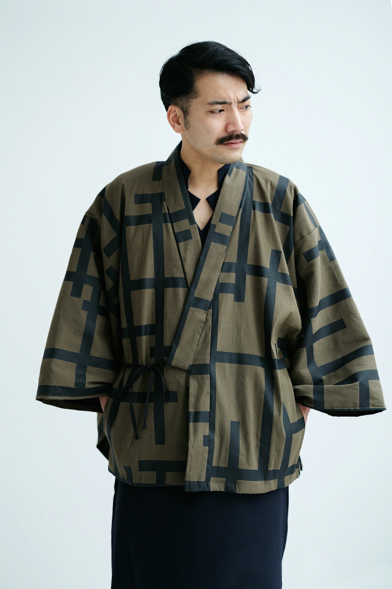 Shin, Menasa, Kakusodefuubi/San, Susutakecha