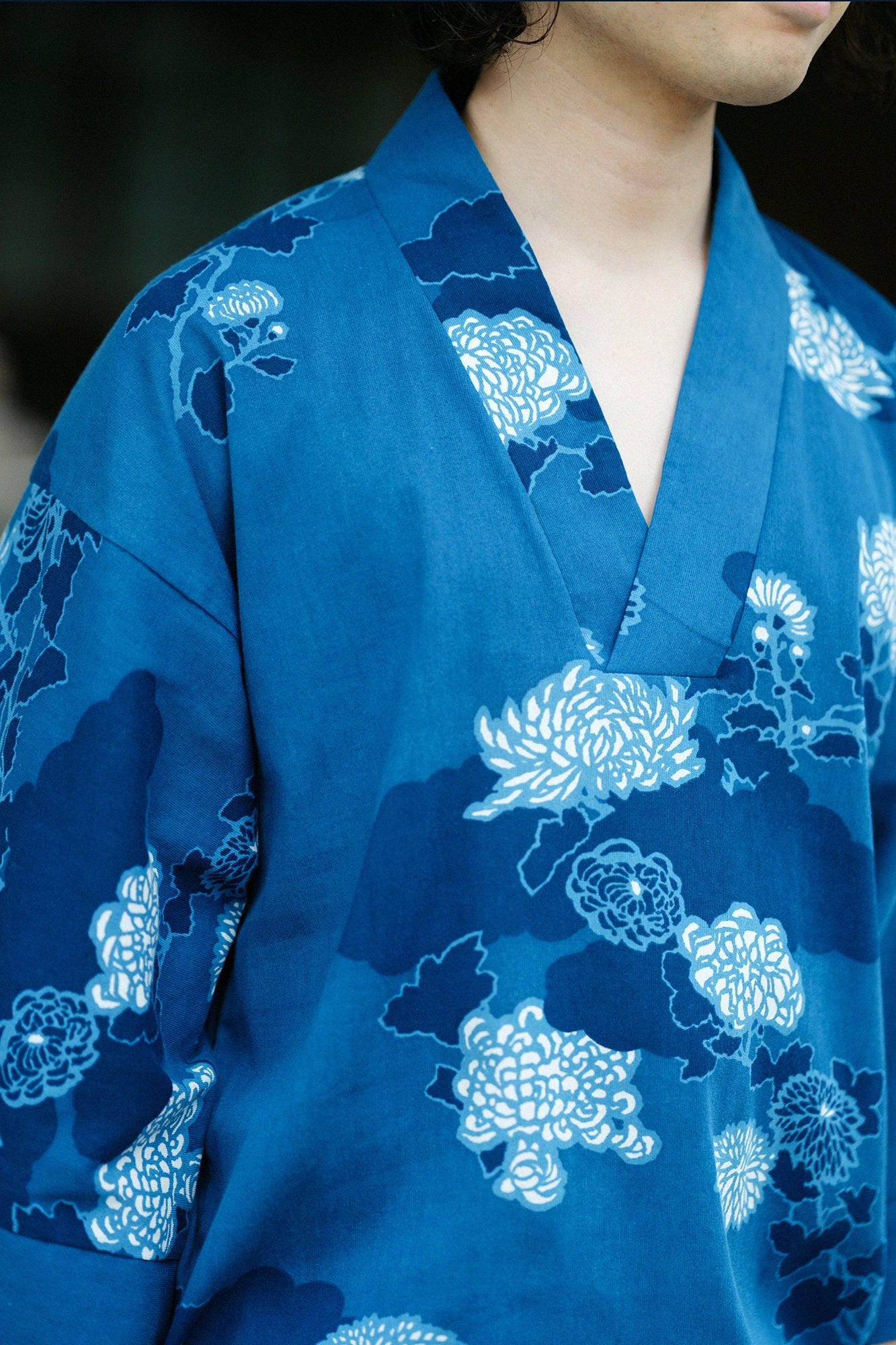 Chizimi Cotton 40/40 Ainasen(Ainasen) Fubi Kimono Shirt/ Kumodori in Chrysanthemum