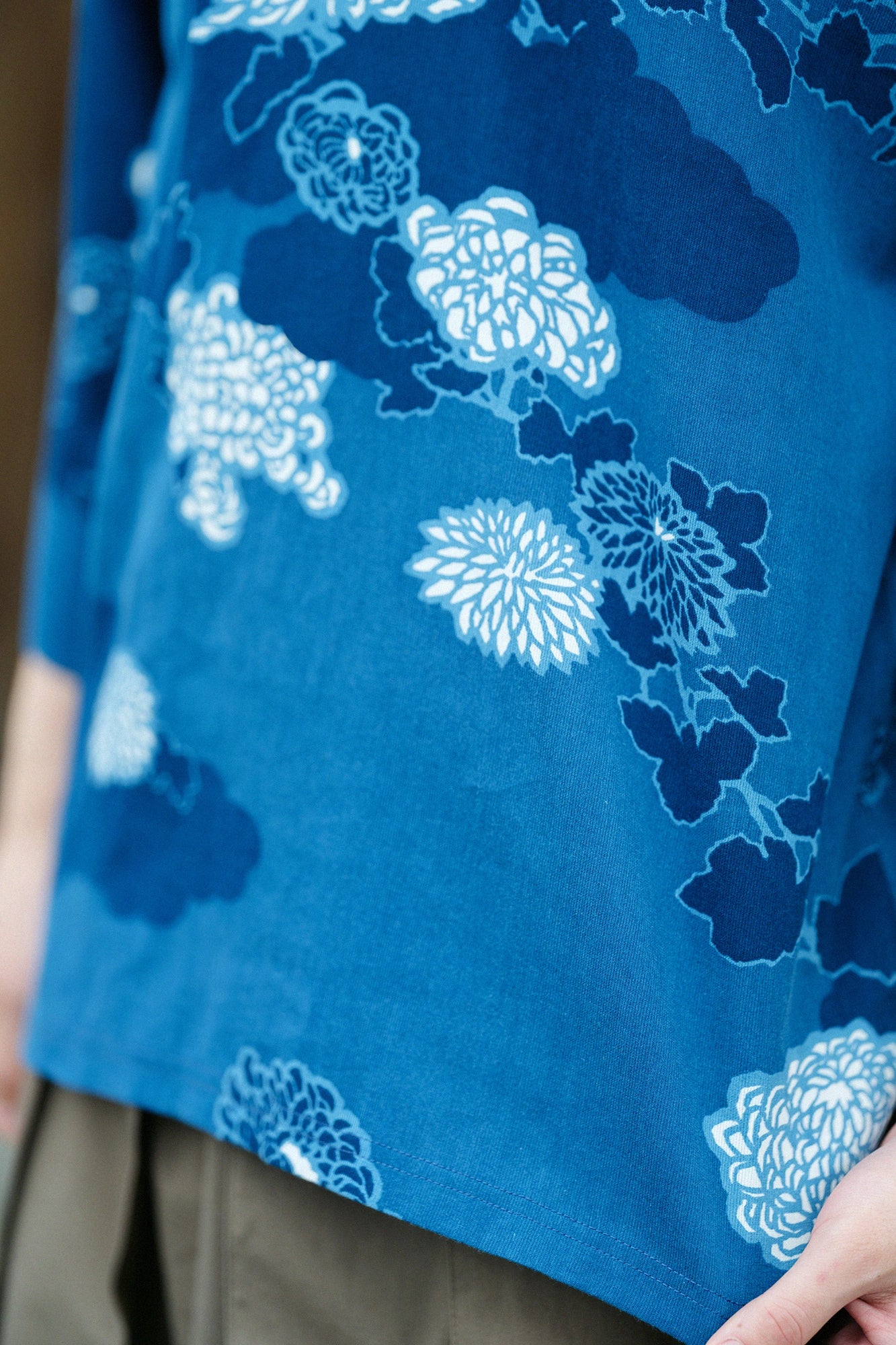 Chizimi Cotton 40/40 Ainasen(Ainasen) Fubi Kimono Shirt/ Kumodori in Chrysanthemum