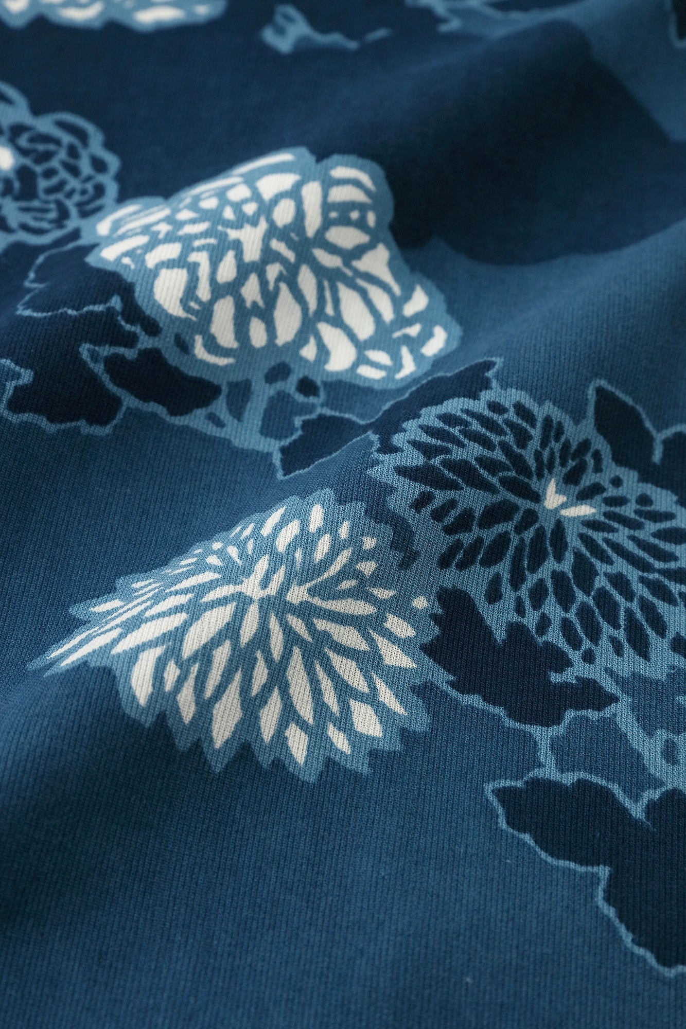 Chizimi Cotton 40/40 Ainasen(Ainasen) Fubi Kimono Shirt/ Kumodori in Chrysanthemum