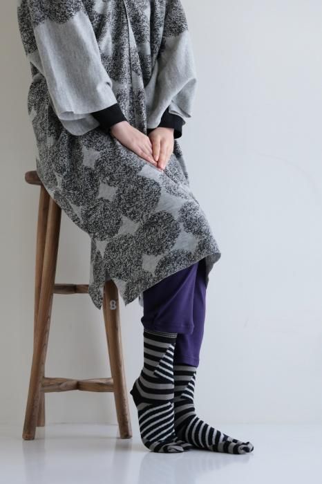 在塔布袜（正常长度） /岛湿羽毛颜色（螺母字母颜色）x浅墨色（男性和女人的略带））