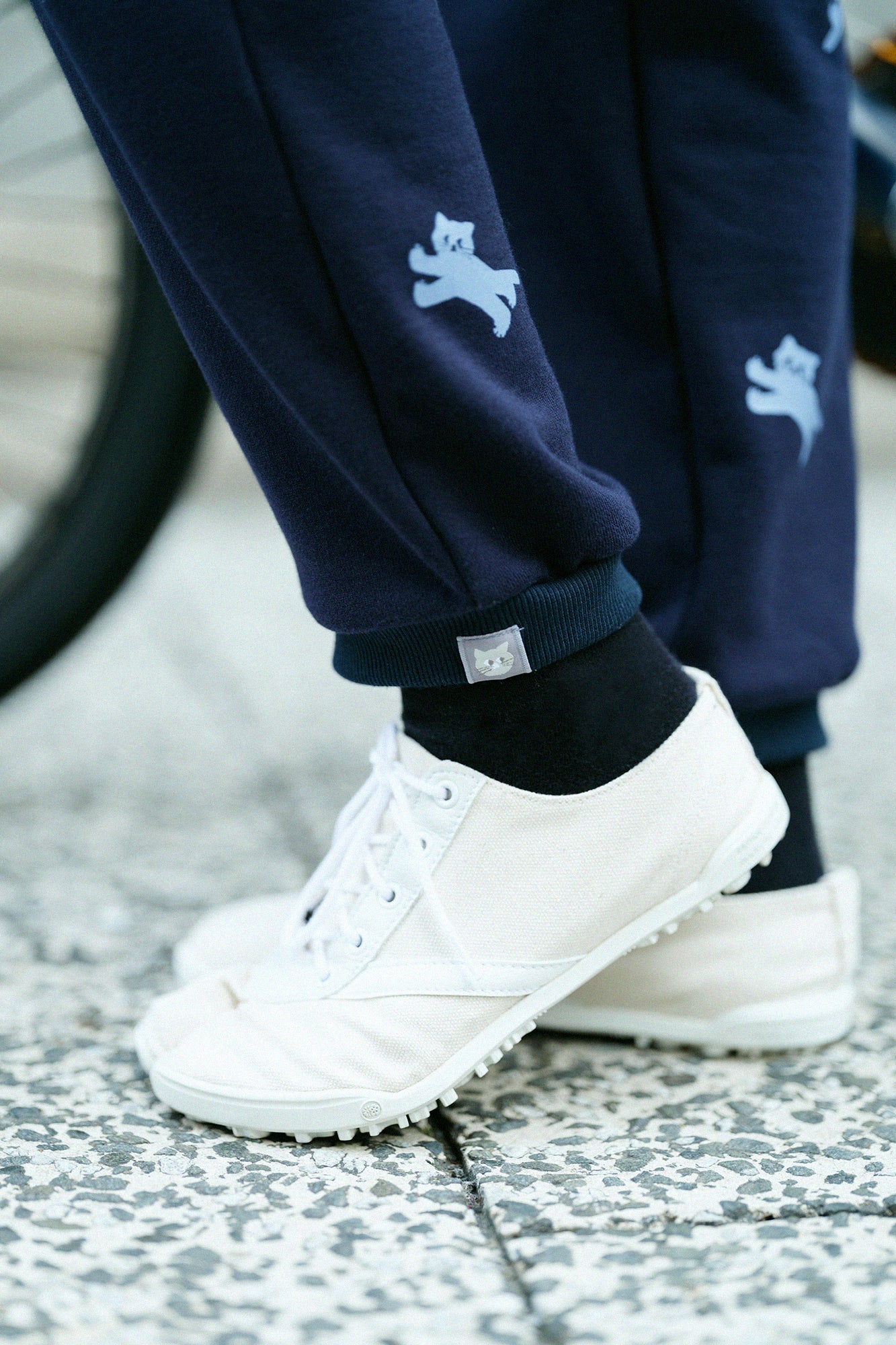 內抓毛BIKE長褲／深藍色×貓賽跑