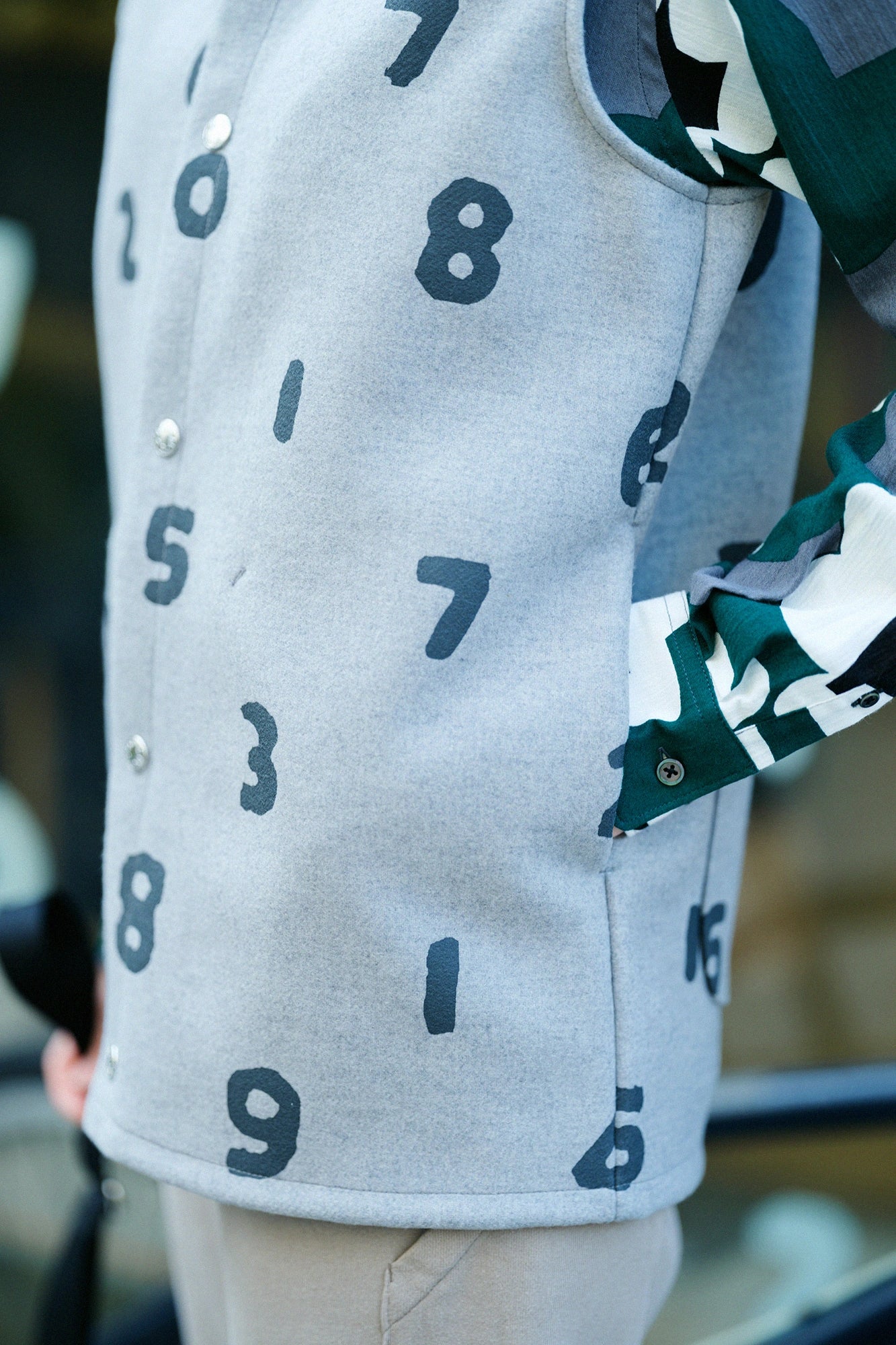 ダブルメルトン BIKEフードベスト／SO-SU-U グレー