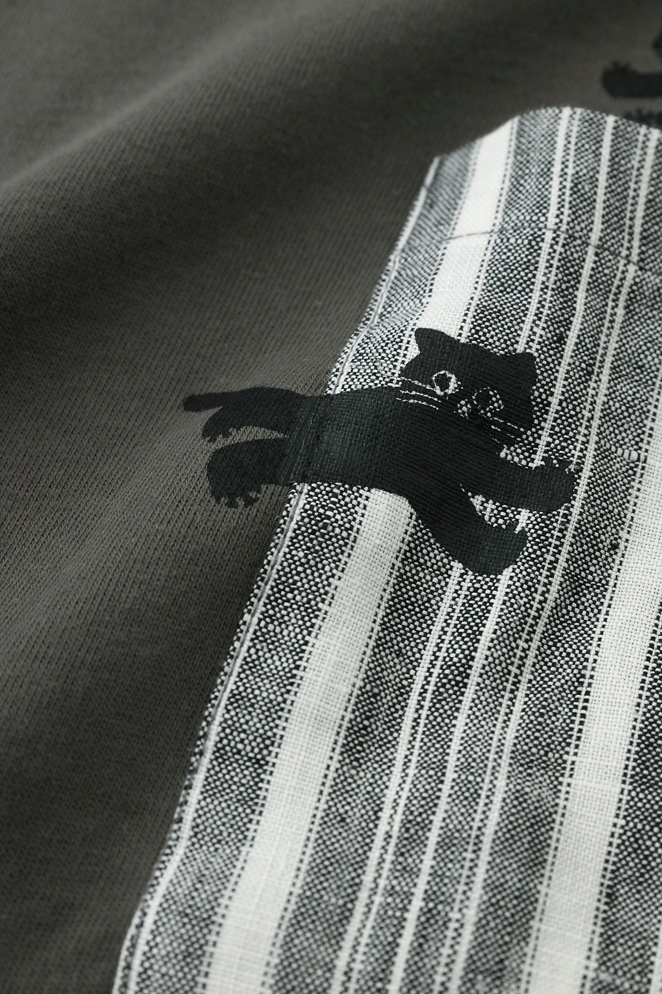 【Ships ard. 6/30】Short Sleeve Pocket T-shirt[5.0]／Charcoal×Cat Sprint