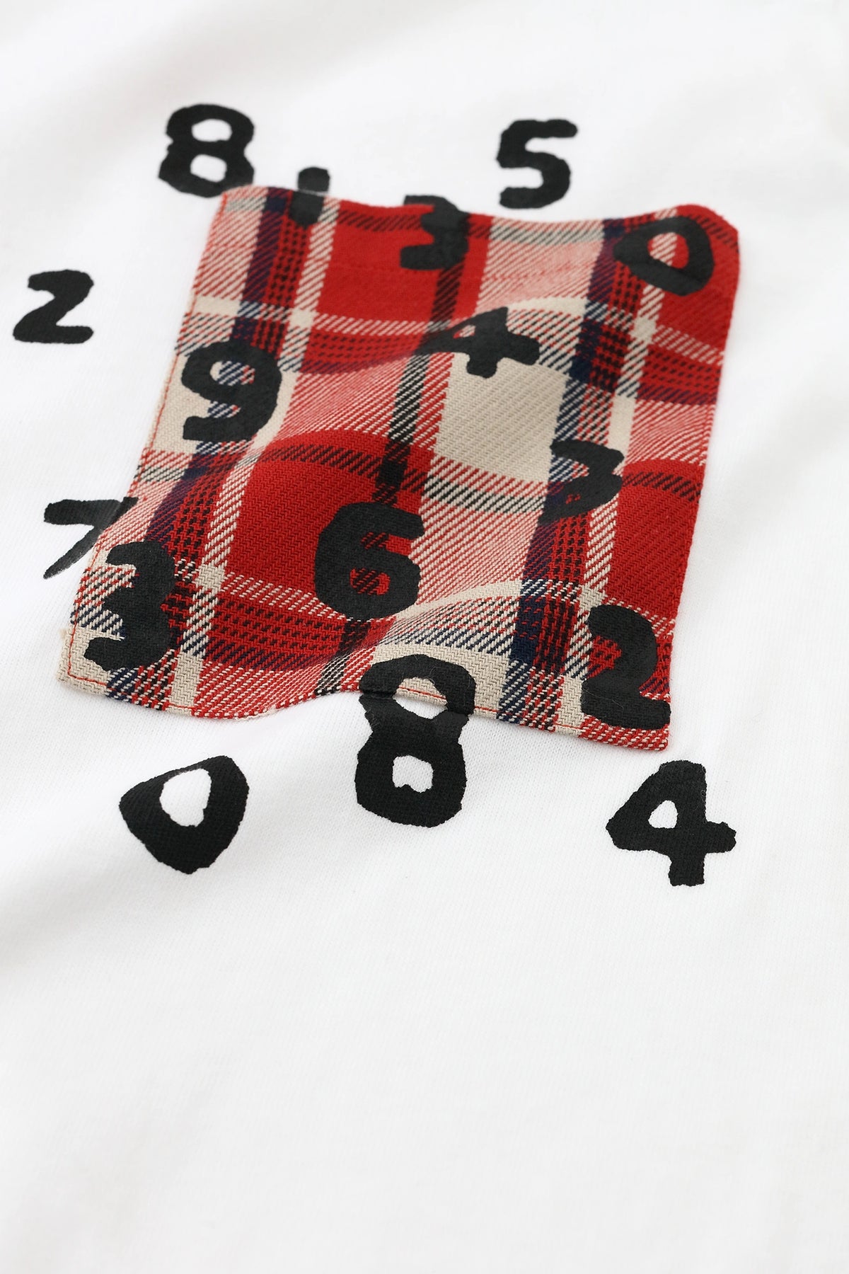【9月29日頃発送予定】長袖 ポケットTシャツ[5.6]／ホワイト×SO-SU-U昆
