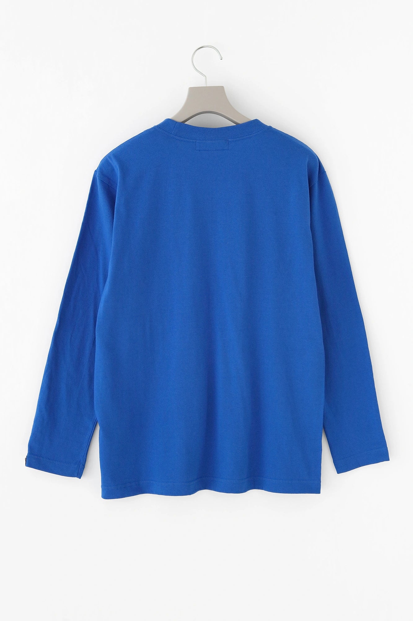 【กำหนดจัดส่งประมาณวันที่ 29 กันยายน】เสื้อยืดแขนยาวแบบมีกระเป๋า [5.6] / Royal Blue × SO-SU-U Kon 