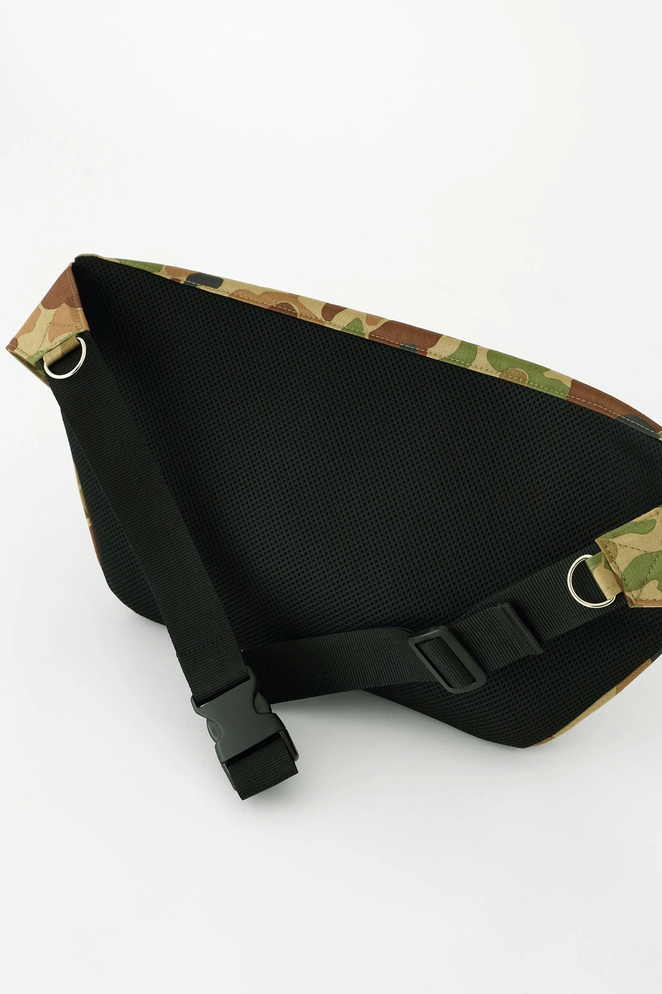[Expédition prévue vers le 28 avril] Double face d. sac mortuaire/chasseur de canard camouflage SO-SU-U beige olive
