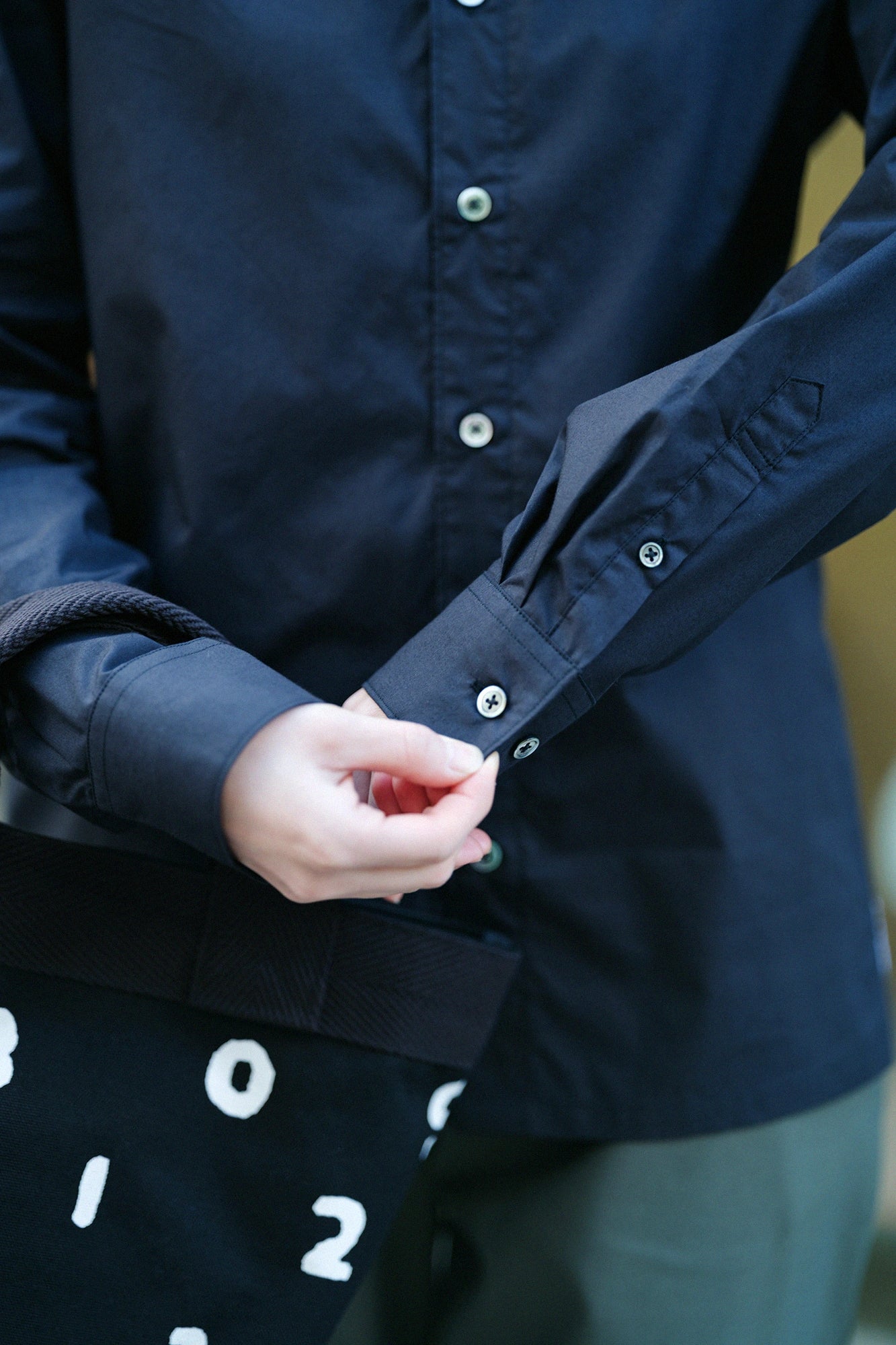 超長棉 高領襯衫／黑色